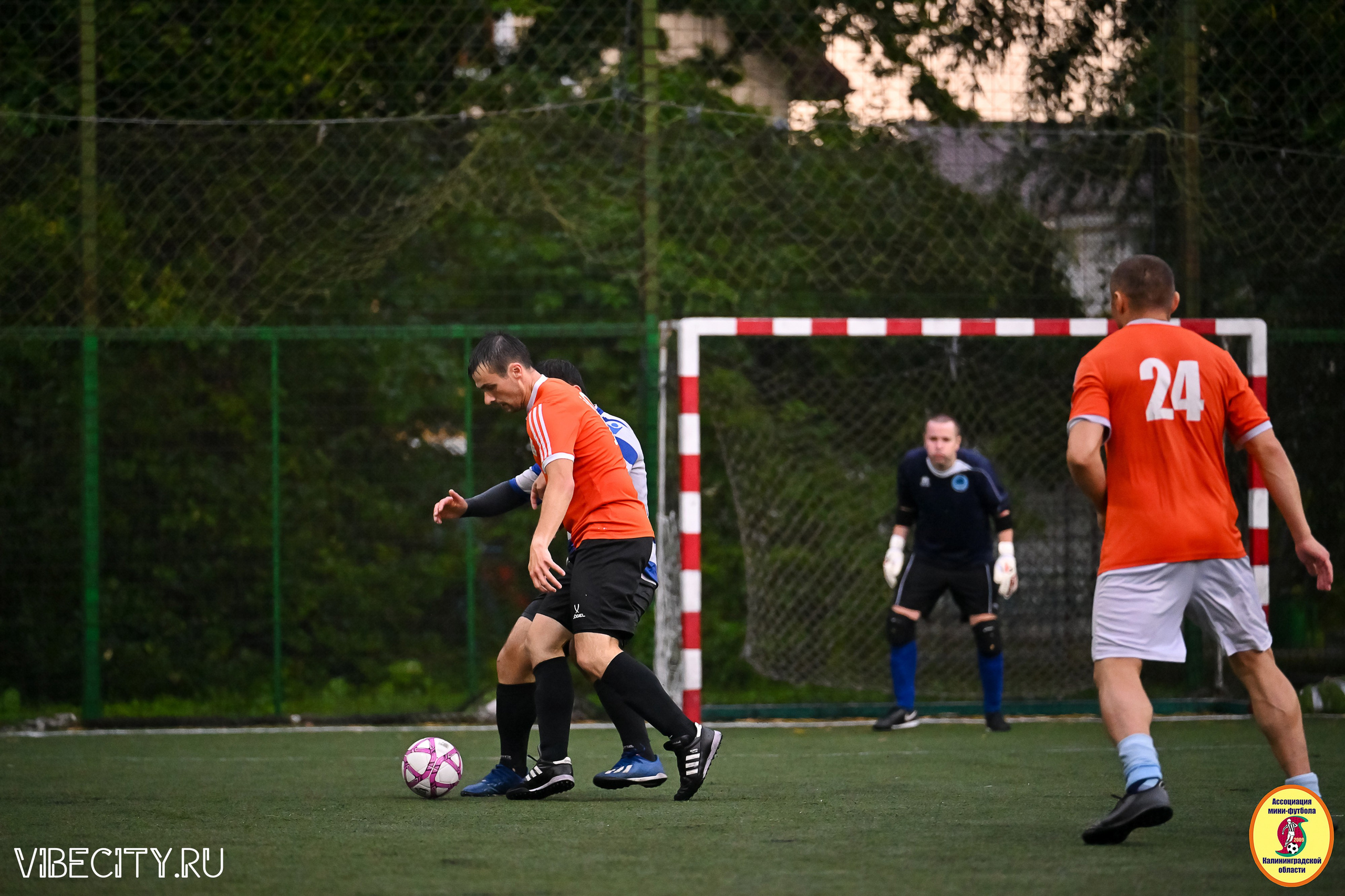 ИГРЫ МИНИ-ФУТБОЛЬНОЙ И КОРПОРАТИВНОЙ ЛИГИ. VIBECITY.RU Вайб Сити Ру Фоторепортажи Фотоотчеты Калининград