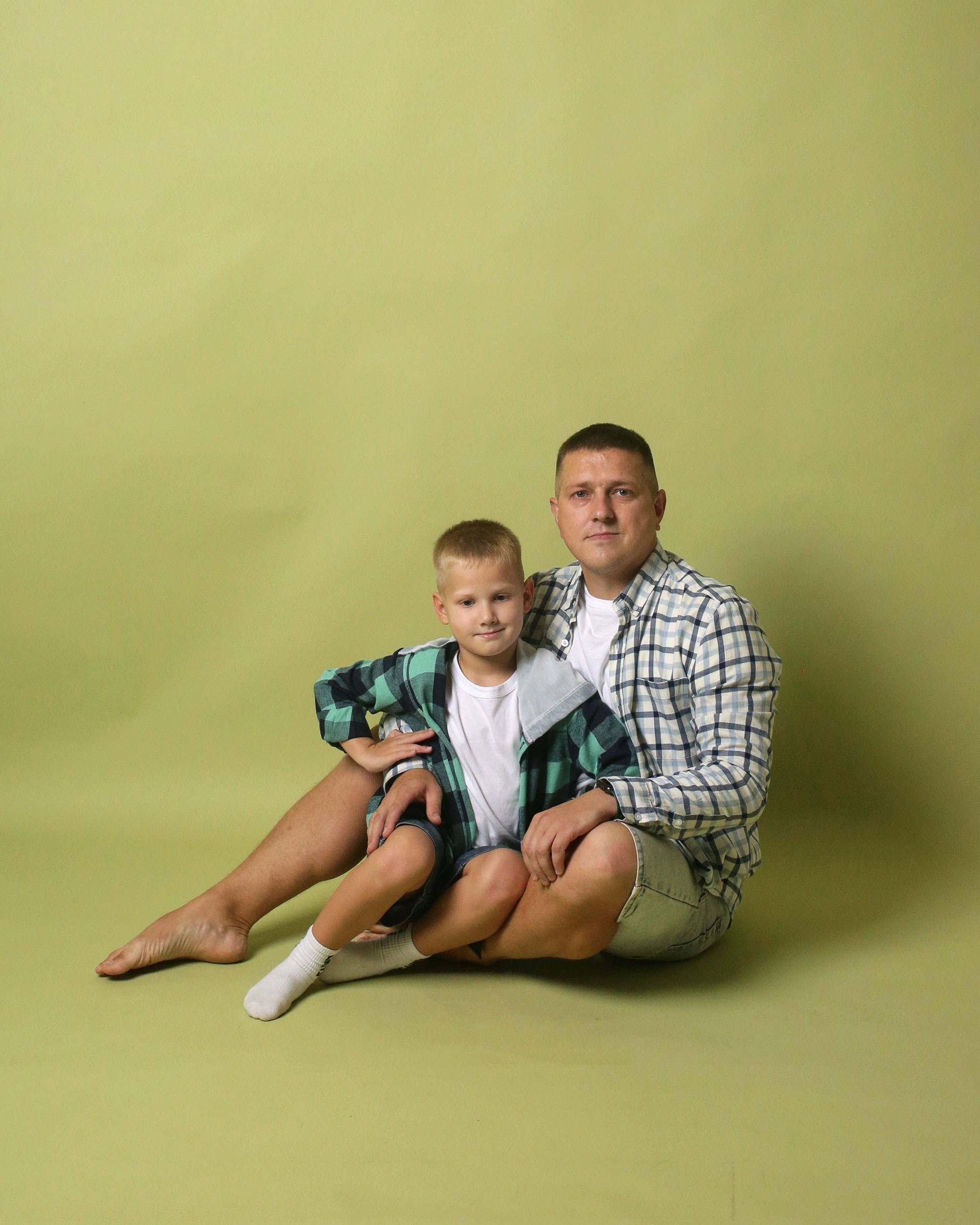 семейная фотосессия для отца и сына