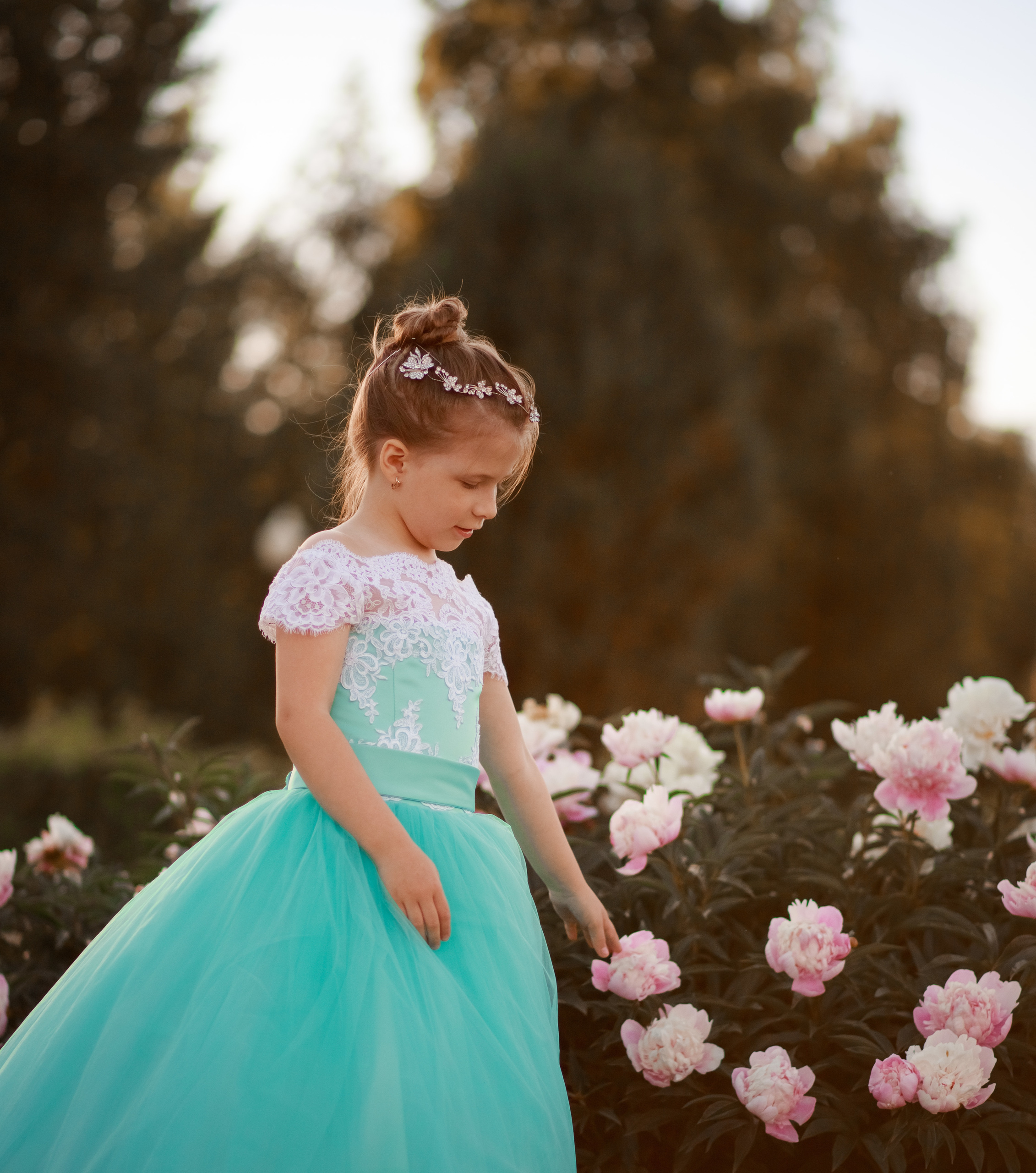 Фотокадры в пионах. Семейный и детский фотограф в Краснодаре Лафета Алена