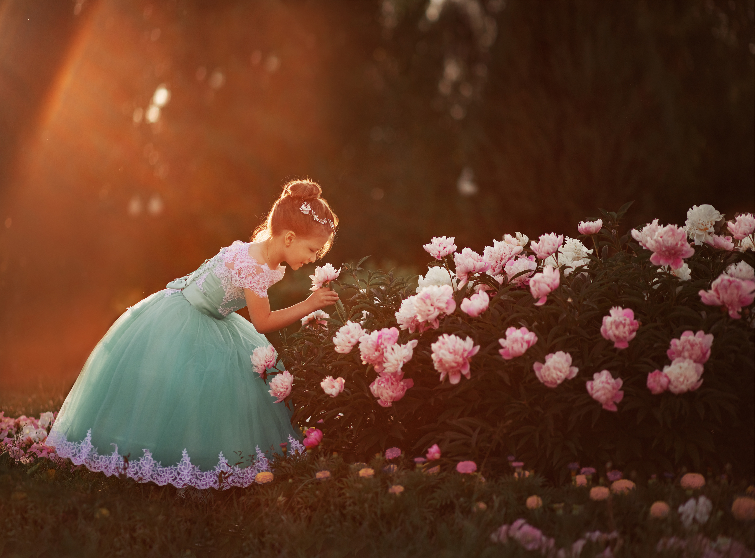 Фотокадры в пионах. Семейный и детский фотограф в Краснодаре Лафета Алена