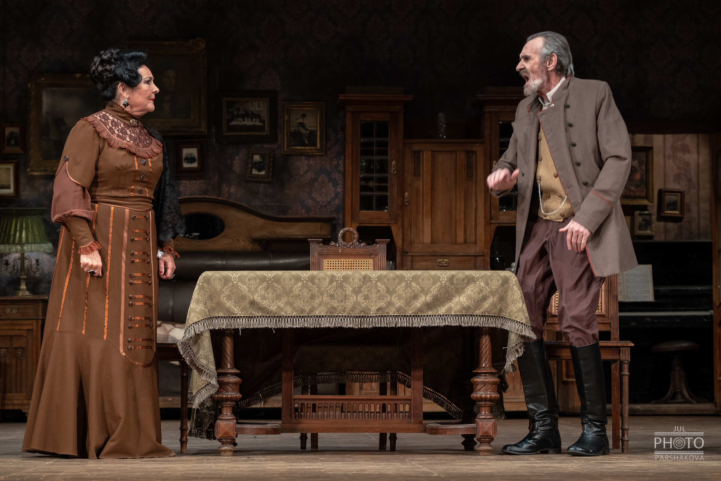 Театр на Литейном — спектакль «Семейный портрет». Фотограф в Санкт-Петербурге и Москве Юлия Паршакова