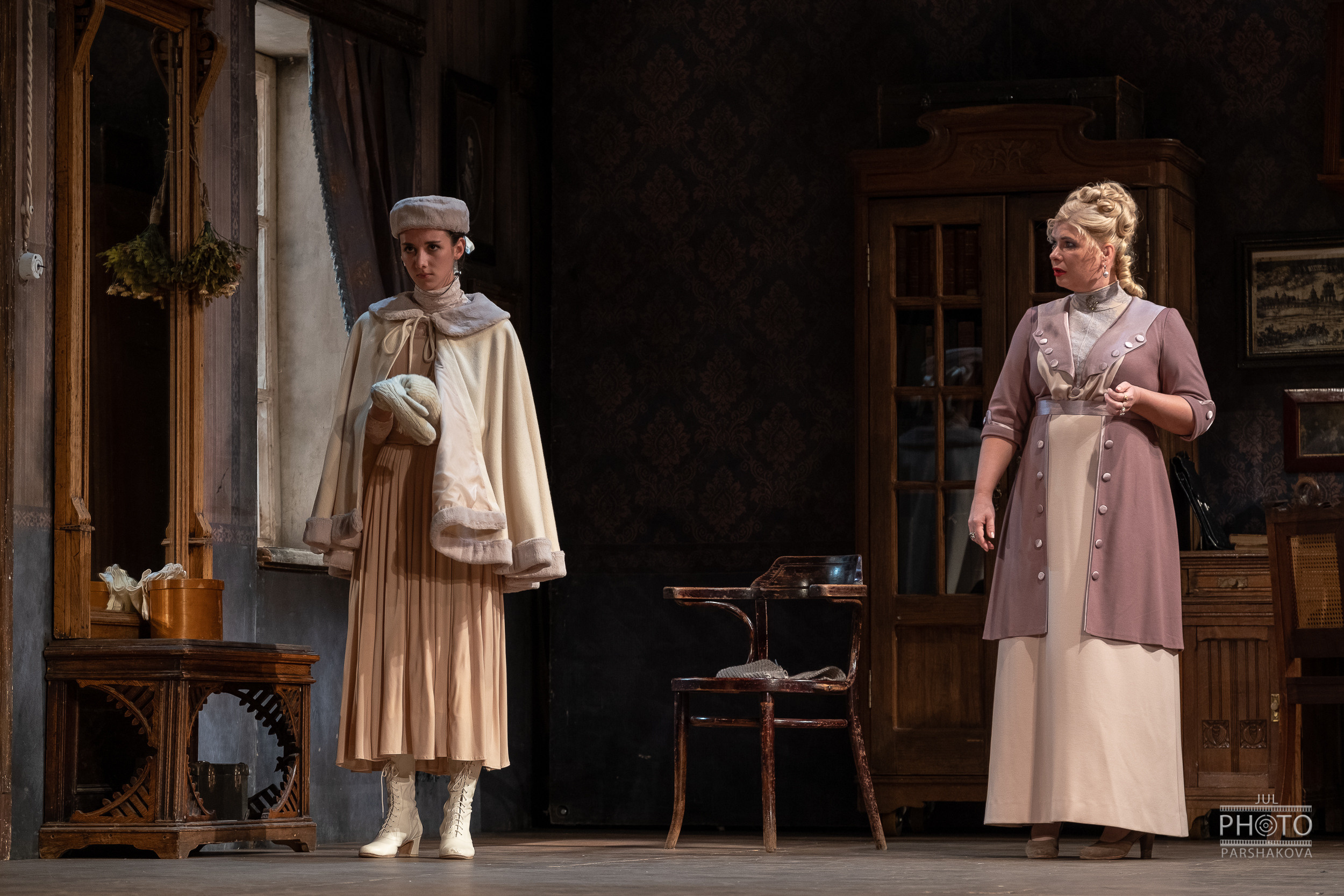 Театр на Литейном — спектакль «Семейный портрет». Фотограф в Санкт-Петербурге и Москве Юлия Паршакова