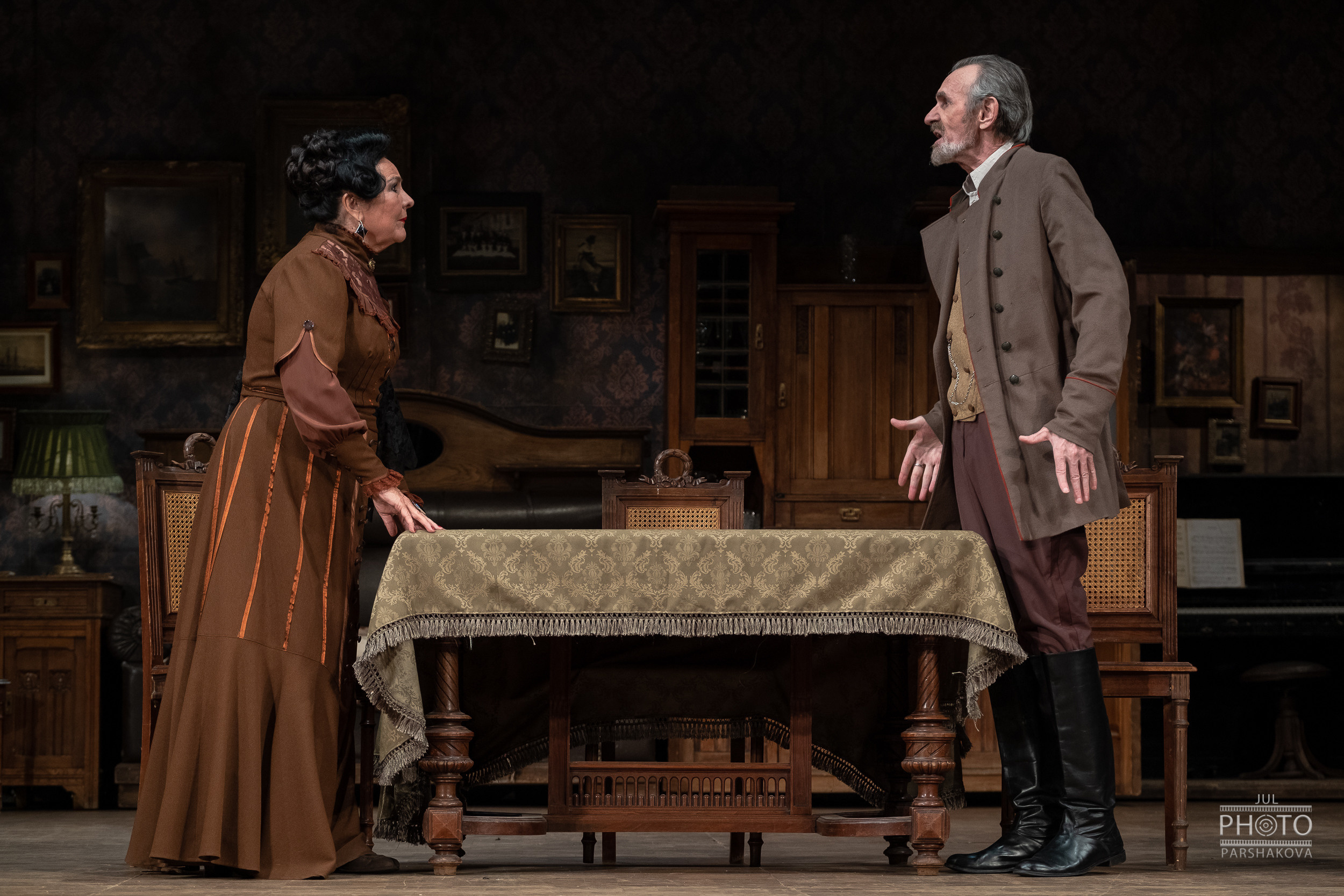 Театр на Литейном — спектакль «Семейный портрет». Фотограф в Санкт-Петербурге и Москве Юлия Паршакова