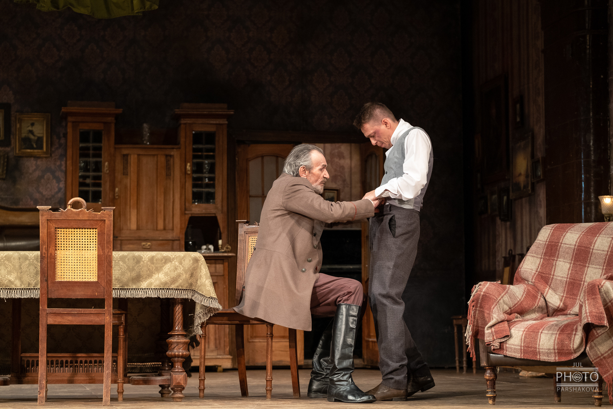 Театр на Литейном — спектакль «Семейный портрет». Фотограф в Санкт-Петербурге и Москве Юлия Паршакова