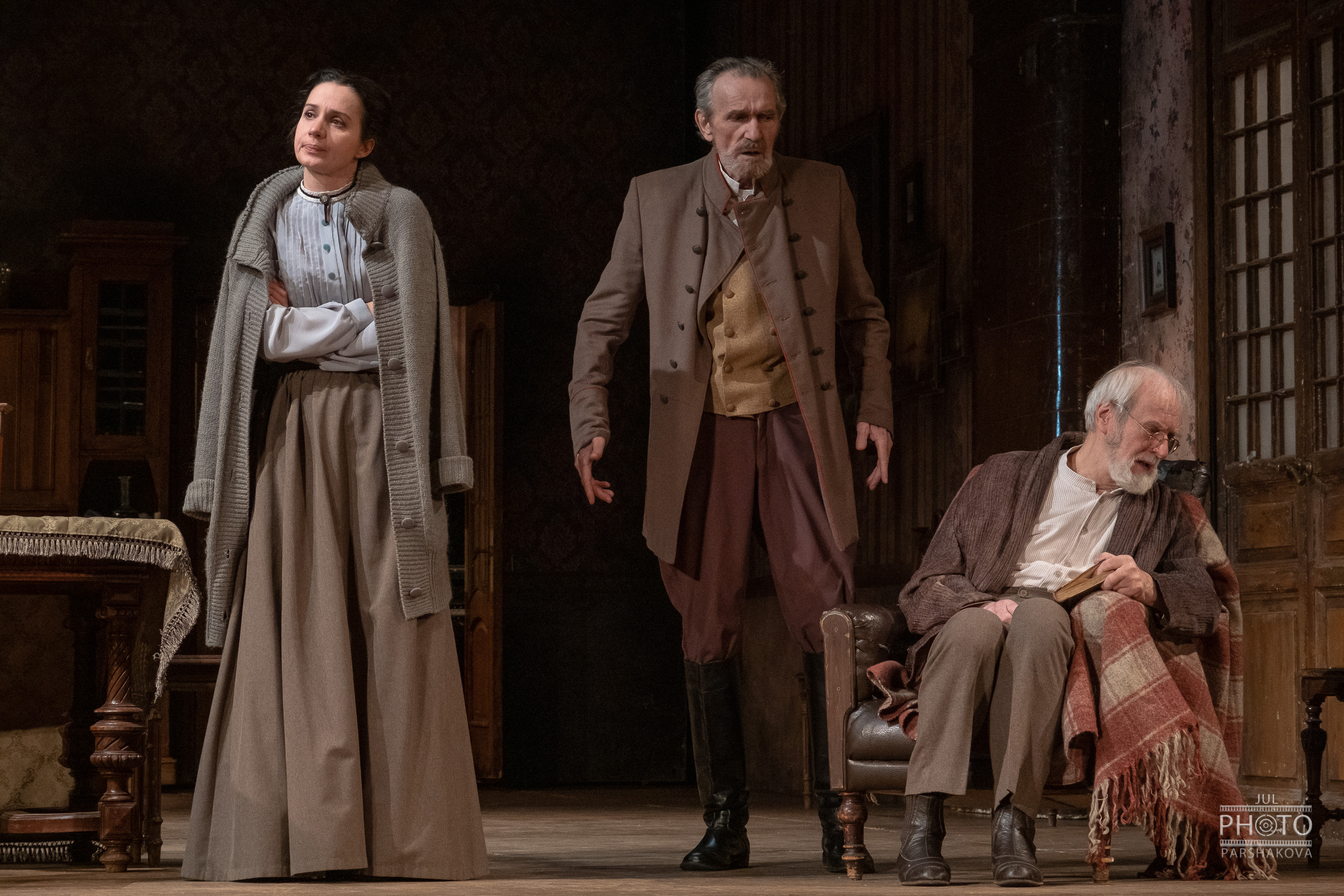 Театр на Литейном — спектакль «Семейный портрет». Фотограф в Санкт-Петербурге и Москве Юлия Паршакова