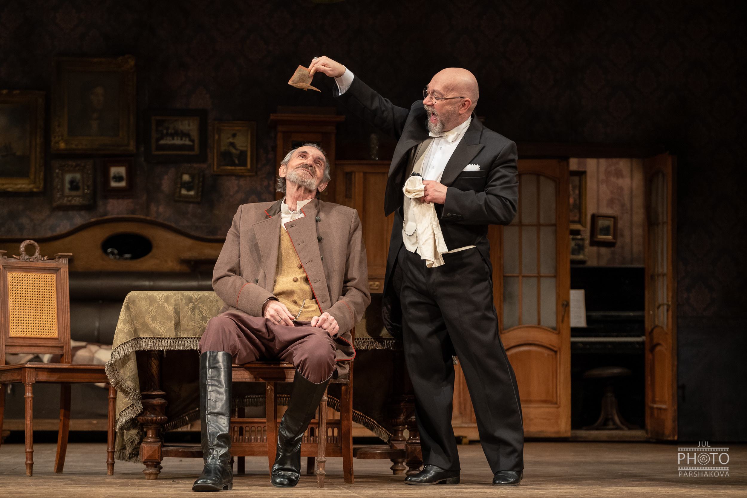 Театр на Литейном — спектакль «Семейный портрет». Фотограф в Санкт-Петербурге и Москве Юлия Паршакова