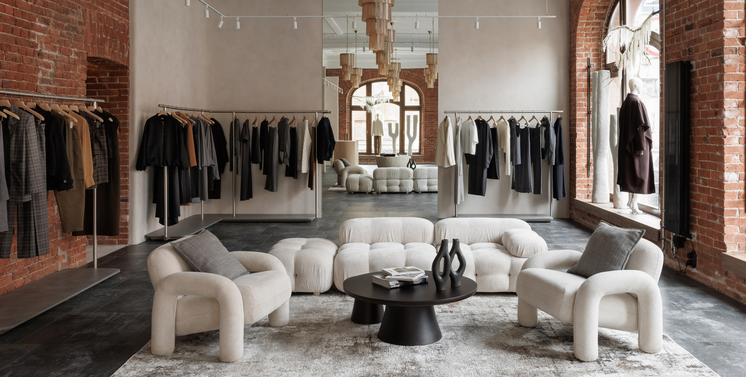 Бутик Landscape на Херсонской — авторский интерьер от Ксении Новиковой с отсылками к северной природе, текстурам и тактильной архитектуре. Интерьерный дизайнер из Петербурга — Ксения Новикова | ksudsgn