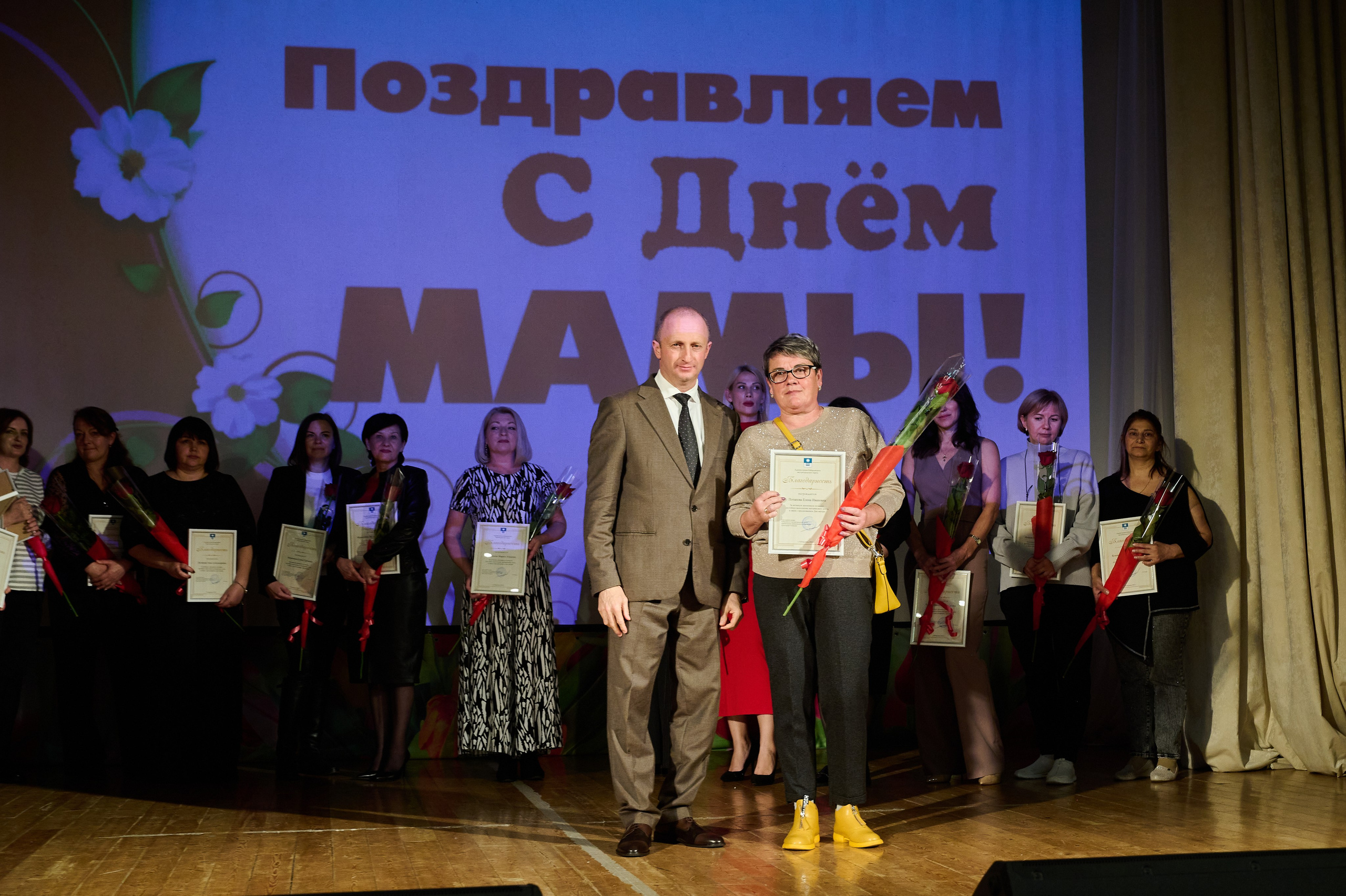 День матери Кабардинка. Жизнь курорта Кабардинка в фотографиях