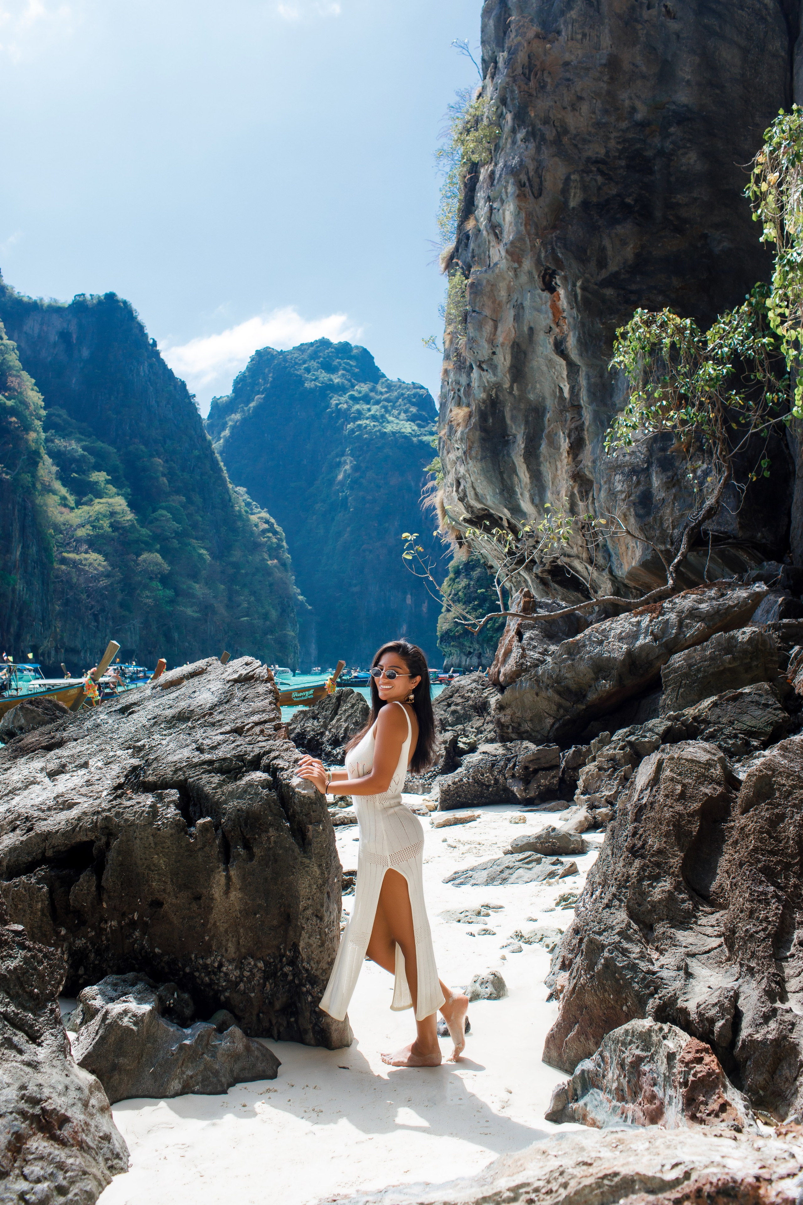 Prices for photo shoots in Phuket. Photographer in Phuket. Photographer Thailand