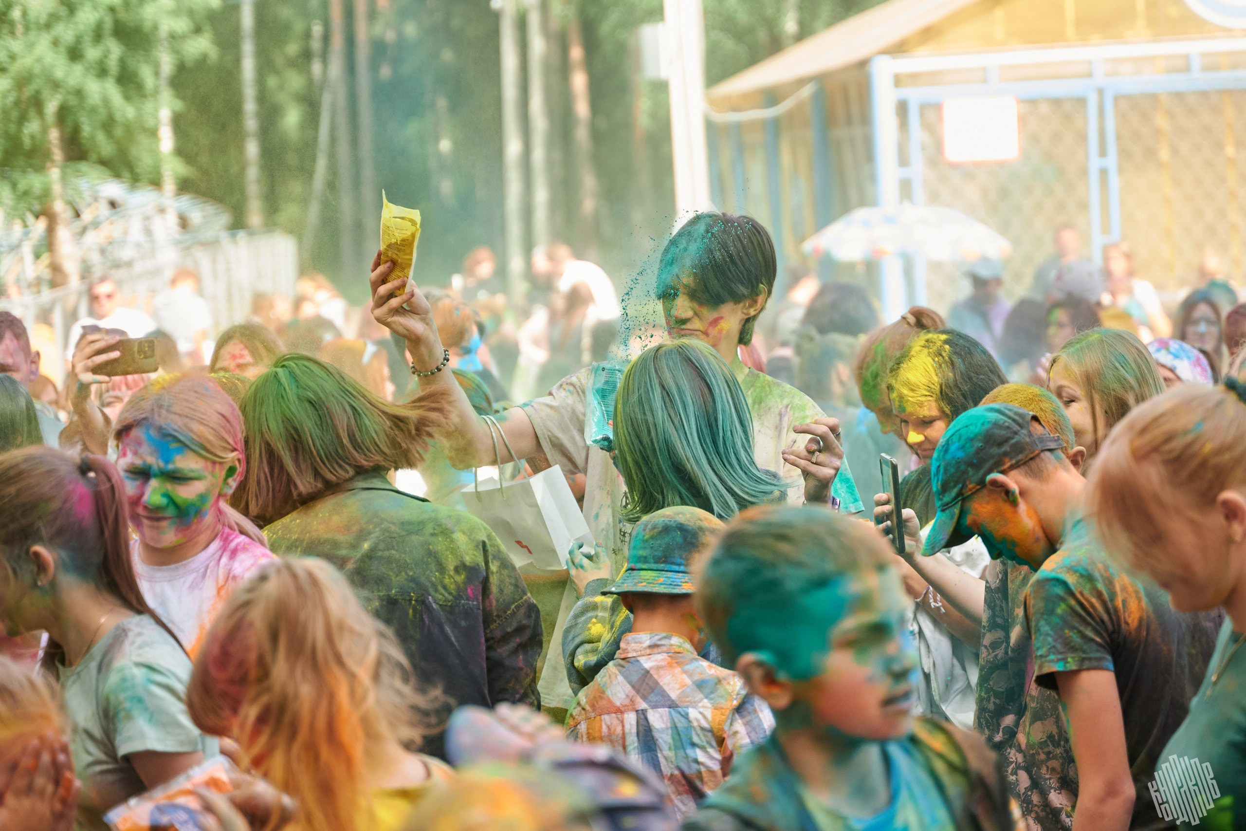 Краски 2024 Иваново Парк Харинка. Фотограф в Иваново: Каталожная съемка одежды и постельного белья, Wildberries