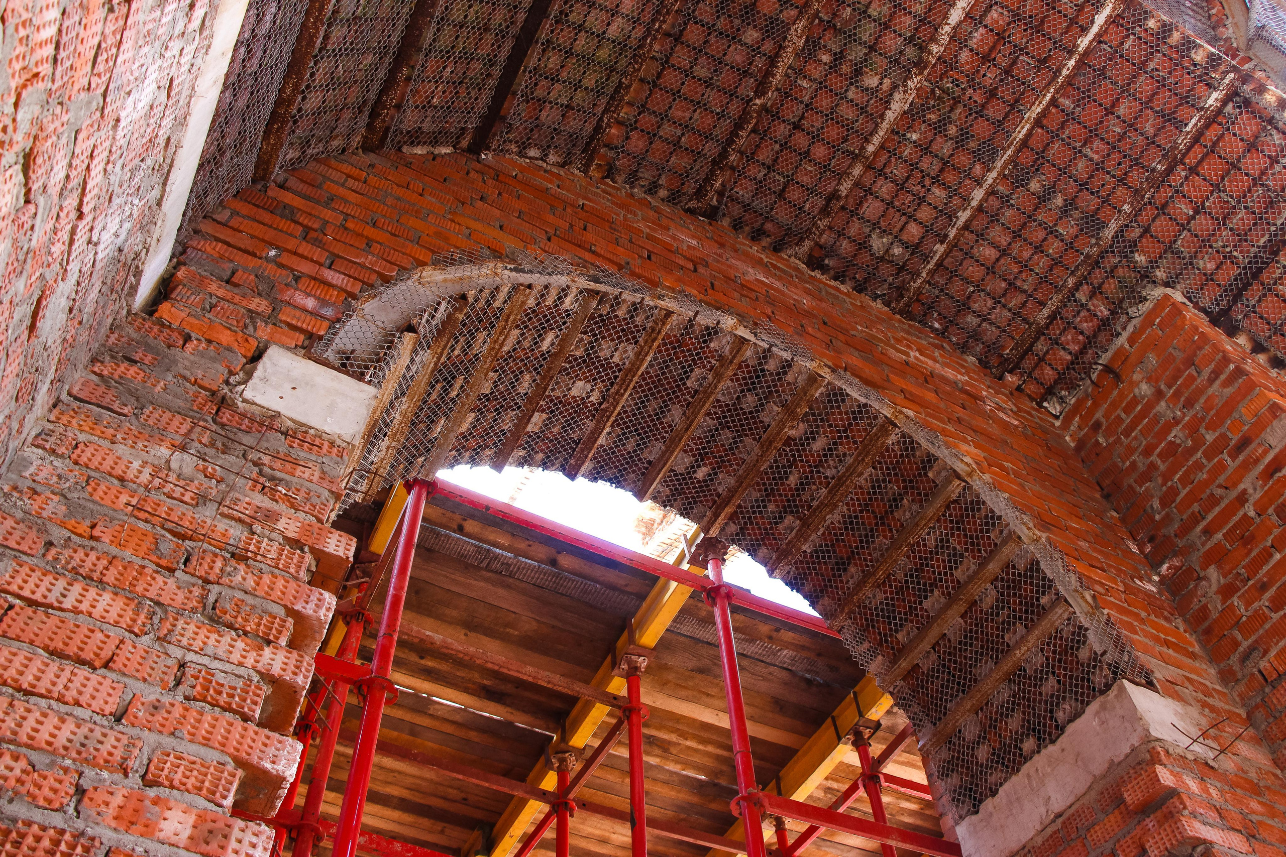 Строительство храма. Московская область г. Лобня. 2021 г. Мария Ткаченко. Документальная фотография