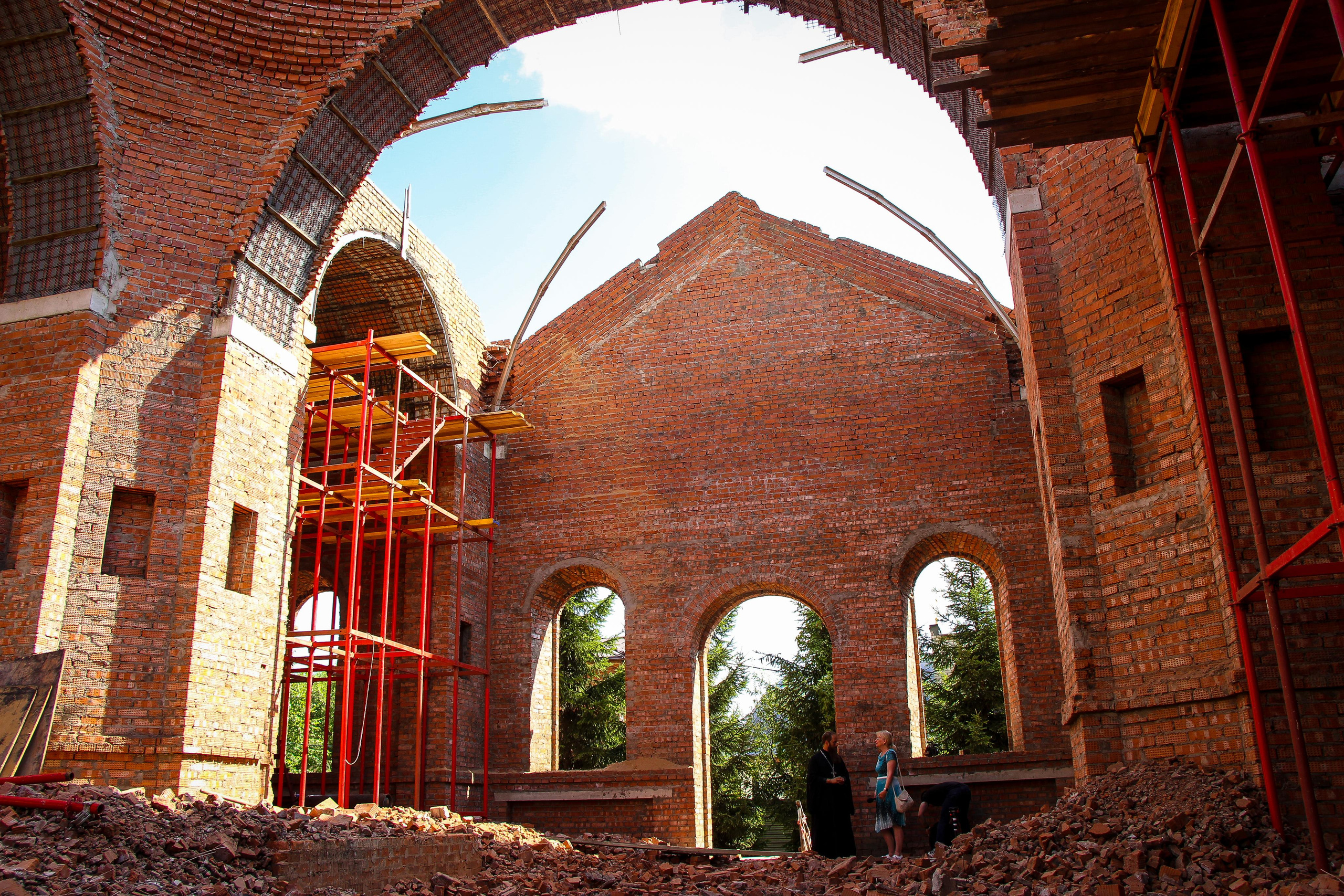 Строительство храма. Московская область г. Лобня. 2021 г. Мария Ткаченко. Документальная фотография