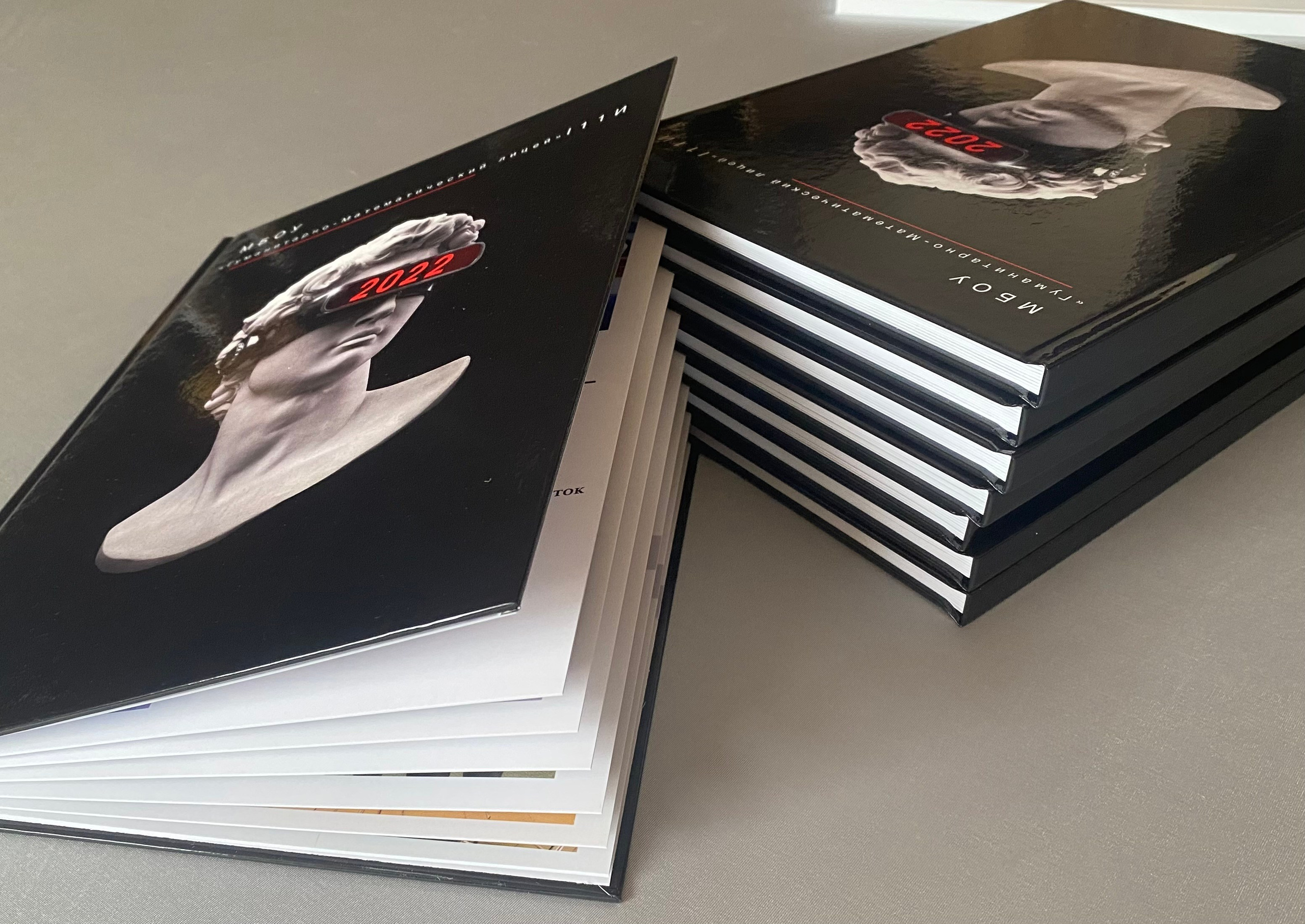 Смотреть альбом на 14 разворотов. Выпускные альбомы в Туле, школьный фотограф Тула