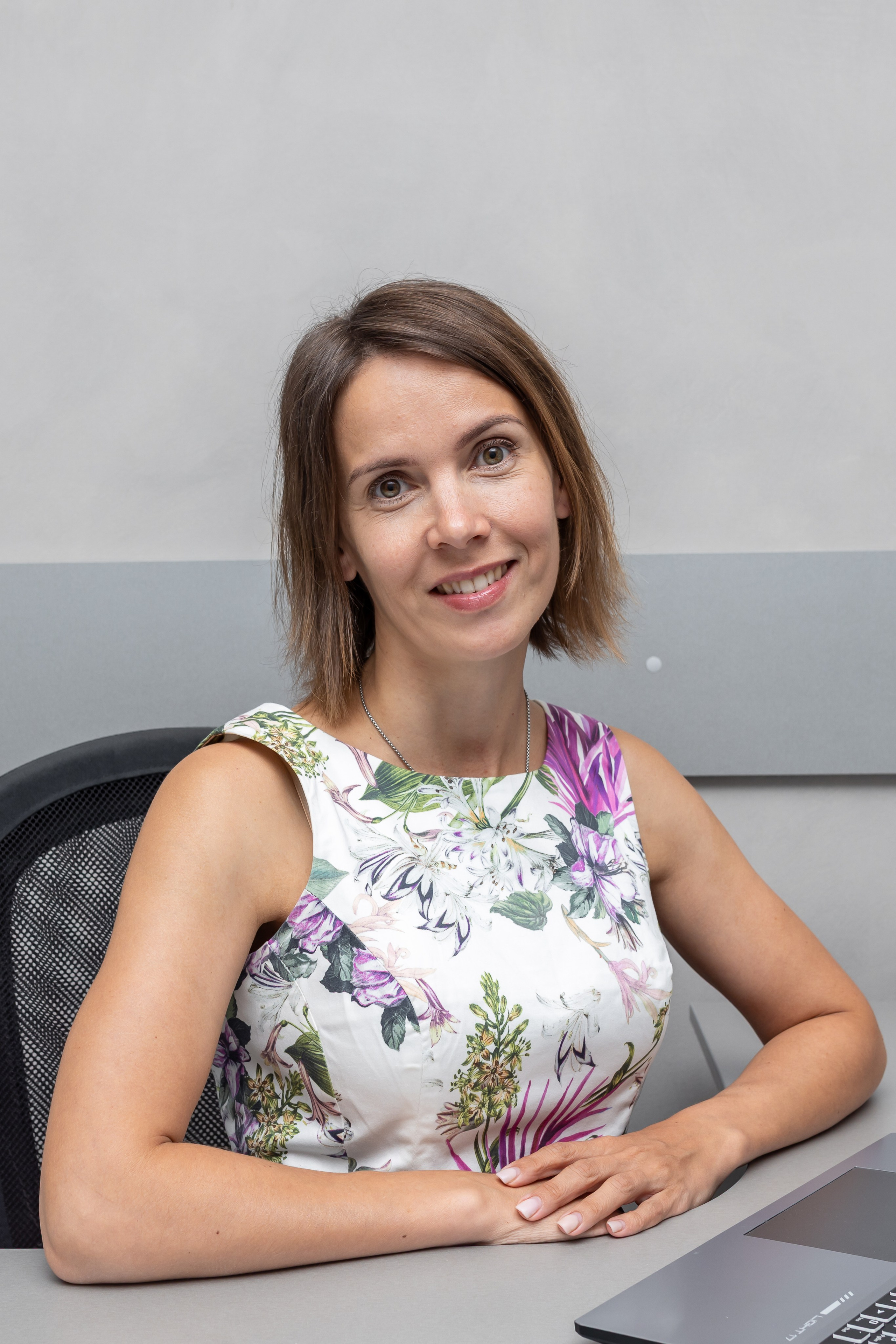 Съемка офиса и сотрудников для сайта компании. Интерьерный, предметный и контент фотограф в Иркутске Наталья Карпова