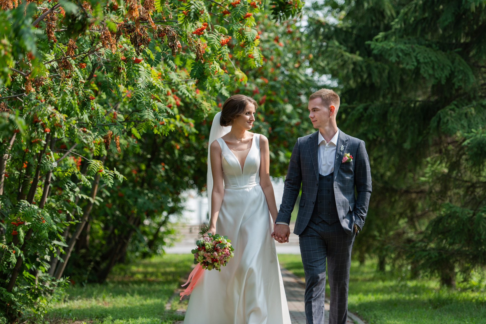В белом платье. В Белом рояле. Свадебный и семейный фотограф в Омске Мормулев Михаил