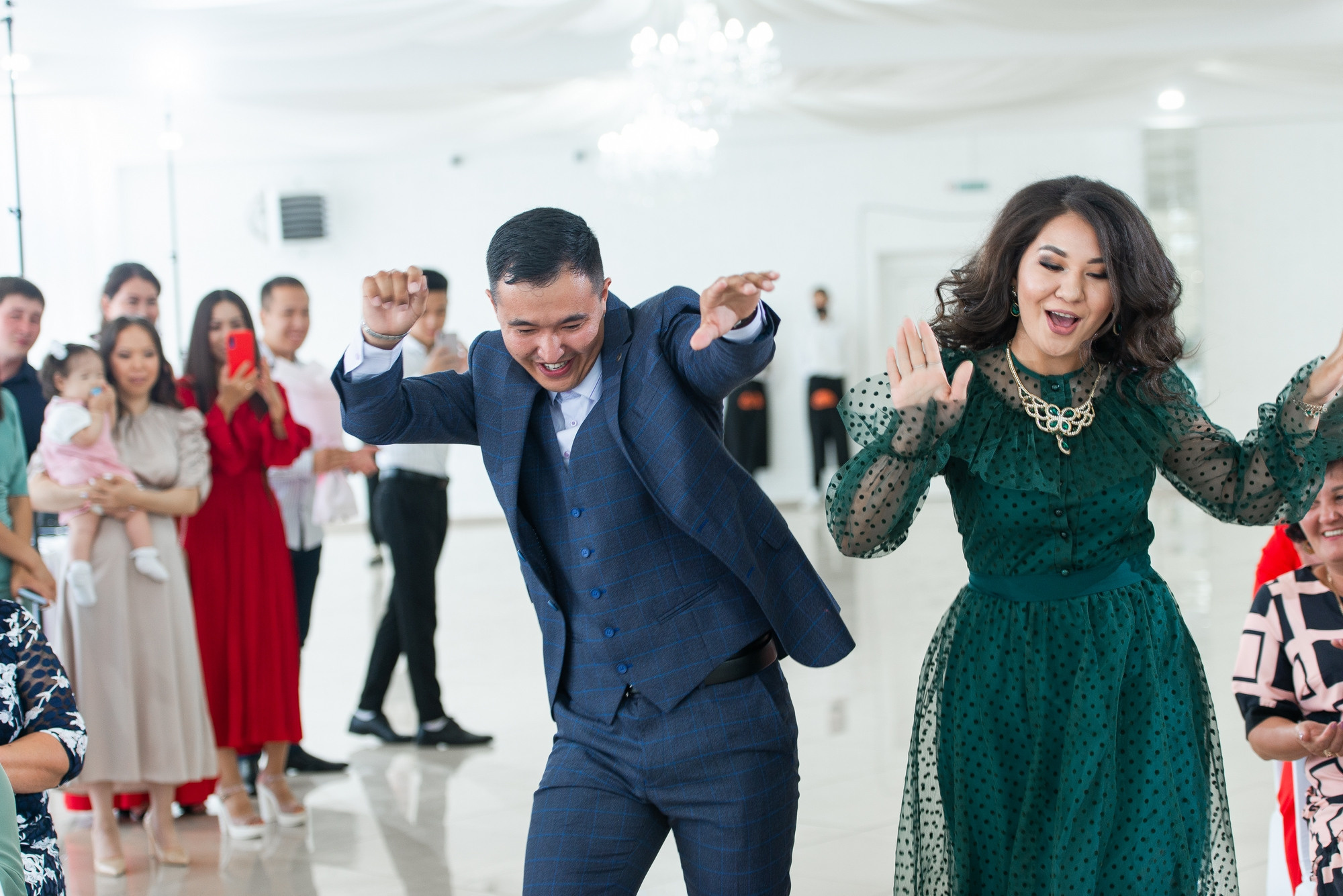 Лаконично. Стильно. Энергично. Свадебный и семейный фотограф в Омске Мормулев Михаил