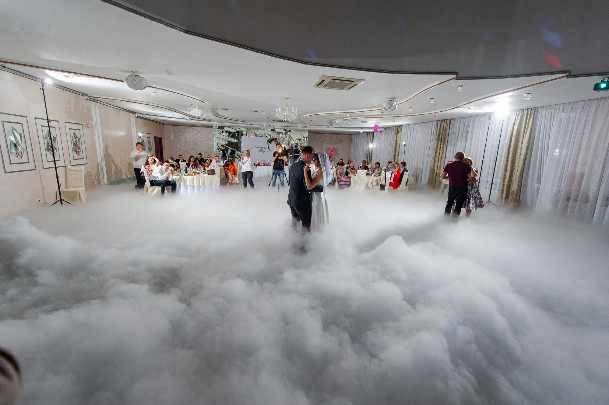 В белом платье. В Белом рояле. Свадебный и семейный фотограф в Омске Мормулев Михаил