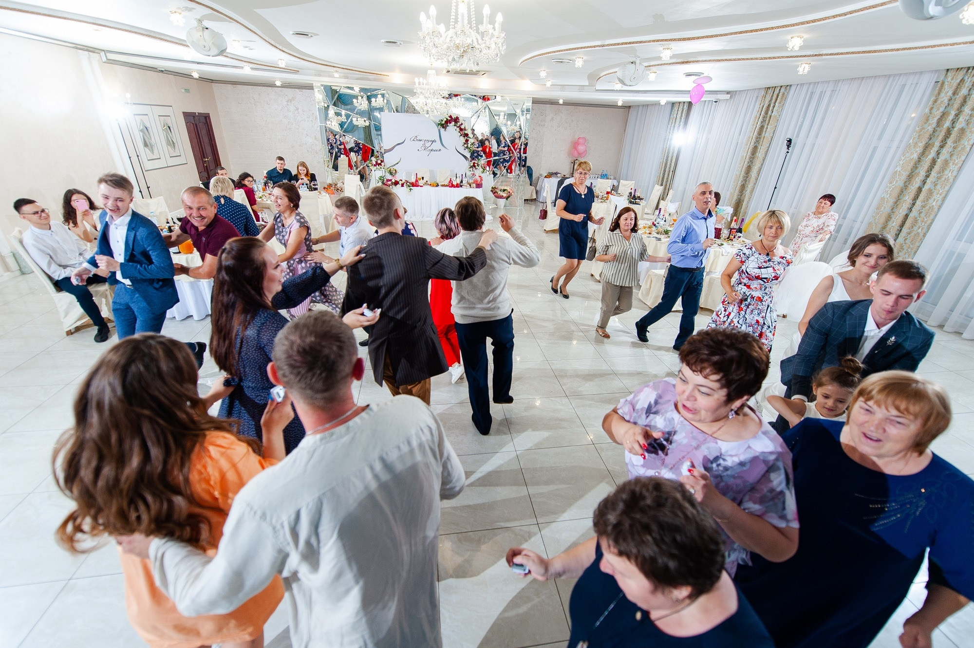 В белом платье. В Белом рояле. Свадебный и семейный фотограф в Омске Мормулев Михаил