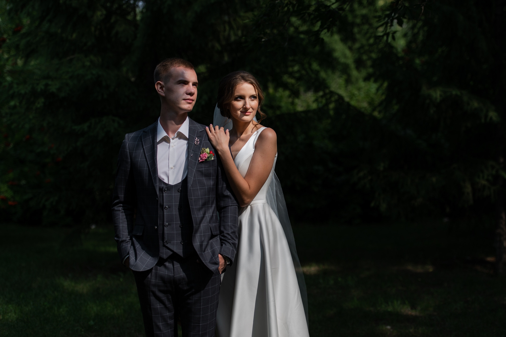 В белом платье. В Белом рояле. Свадебный и семейный фотограф в Омске Мормулев Михаил