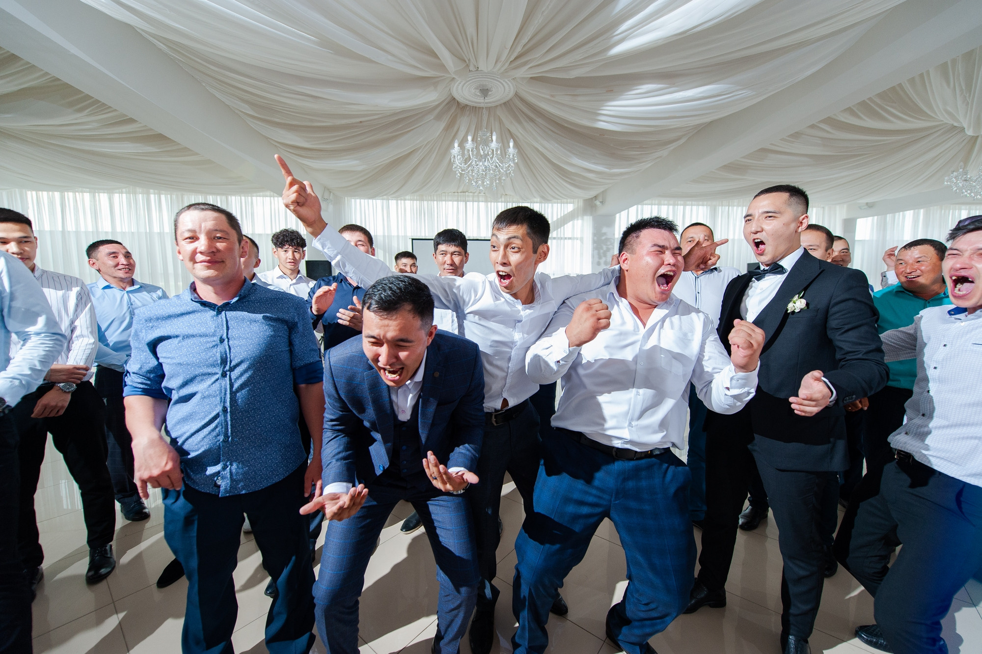 Лаконично. Стильно. Энергично. Свадебный и семейный фотограф в Омске Мормулев Михаил