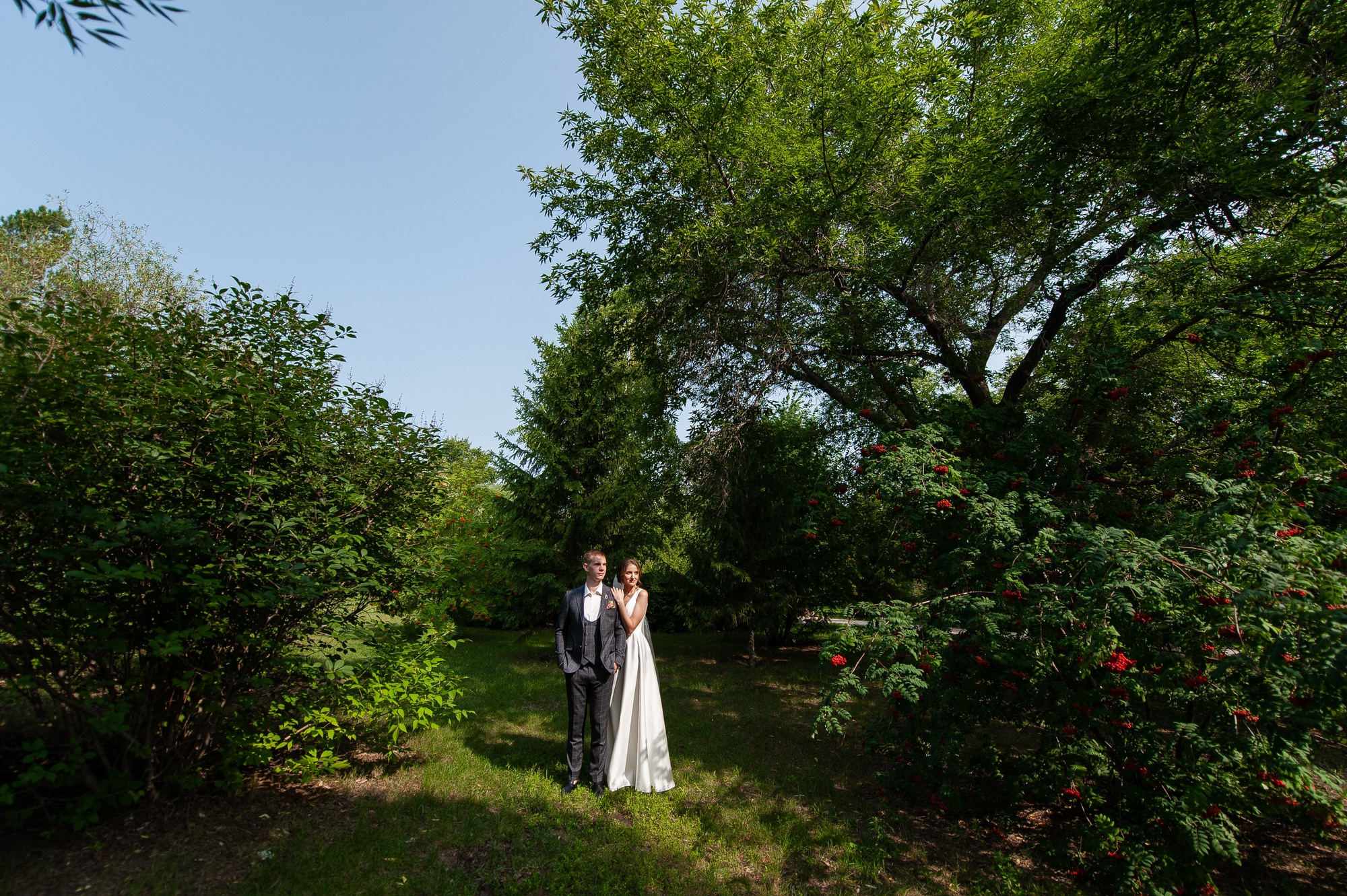 В белом платье. В Белом рояле. Свадебный и семейный фотограф в Омске Мормулев Михаил