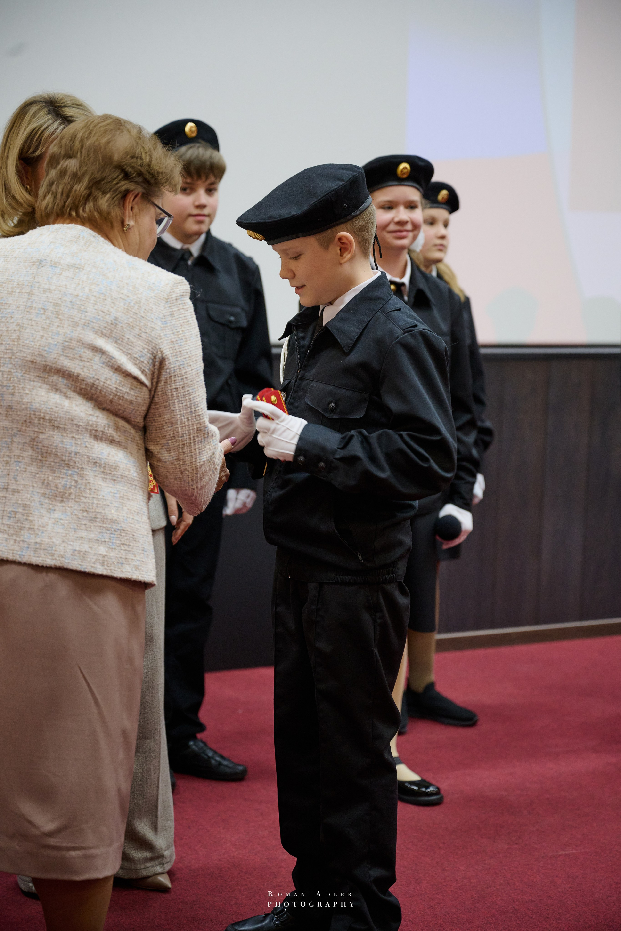 ДК «Победа» выставка фотопроекта «Территории». Фотограф Роман Адлер