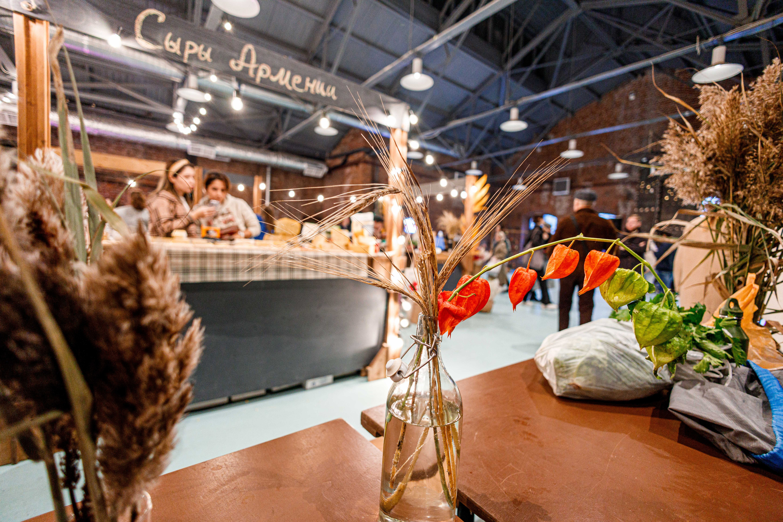 Рынок выходного дня и Гаражная распродажа в Севкабеле. Фотограф Балаев Михаил