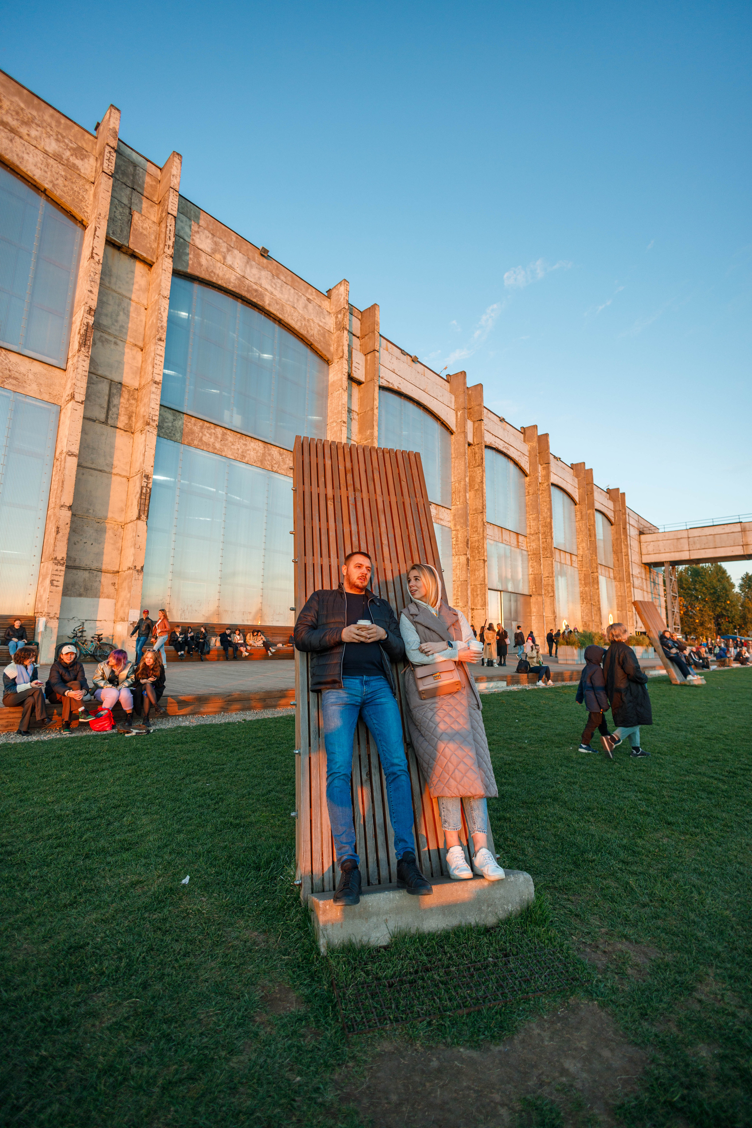 Рынок выходного дня и Гаражная распродажа в Севкабеле. Фотограф Балаев Михаил