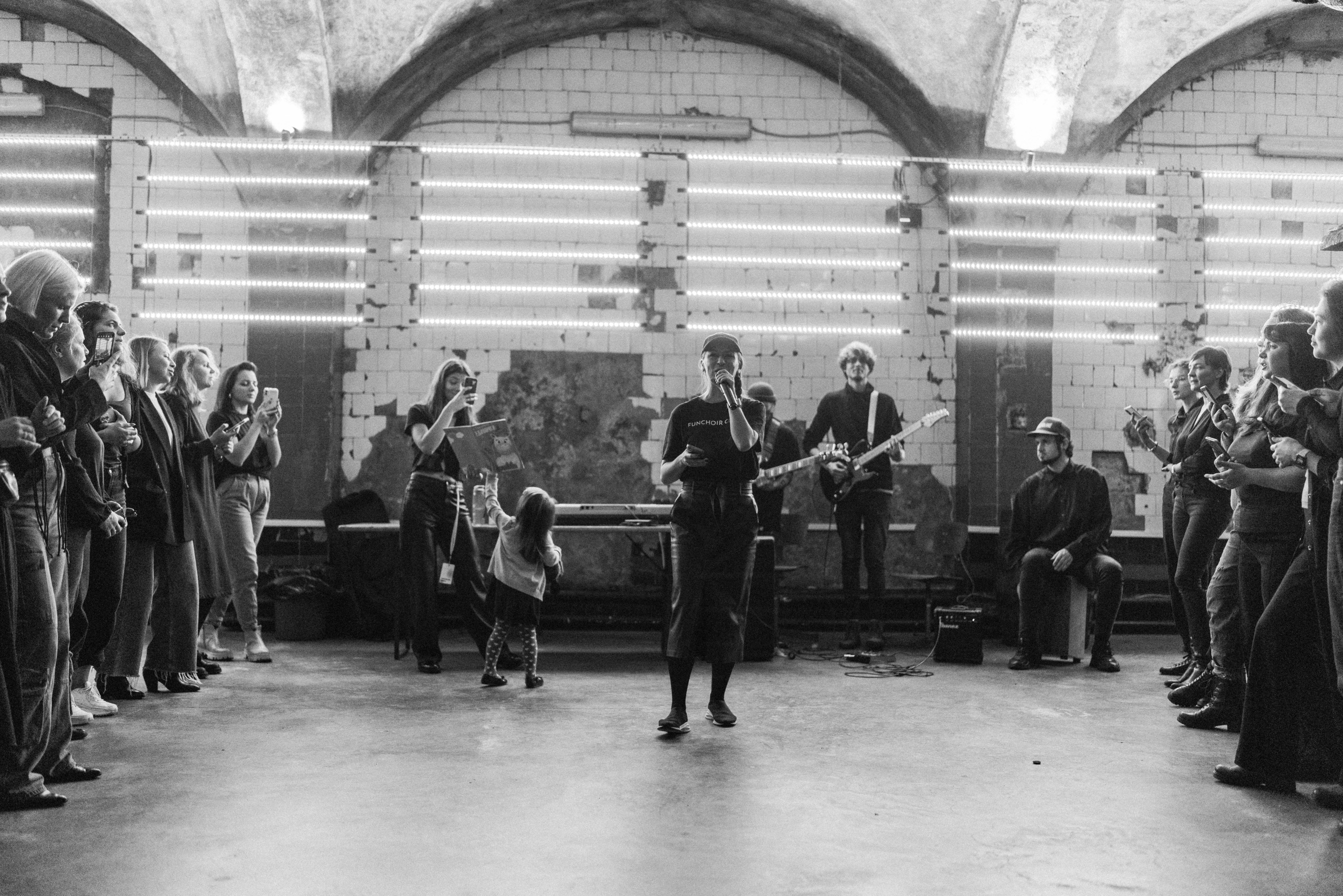 Нескучный хор в AF Brew Taproom. Фотограф Балаев Михаил