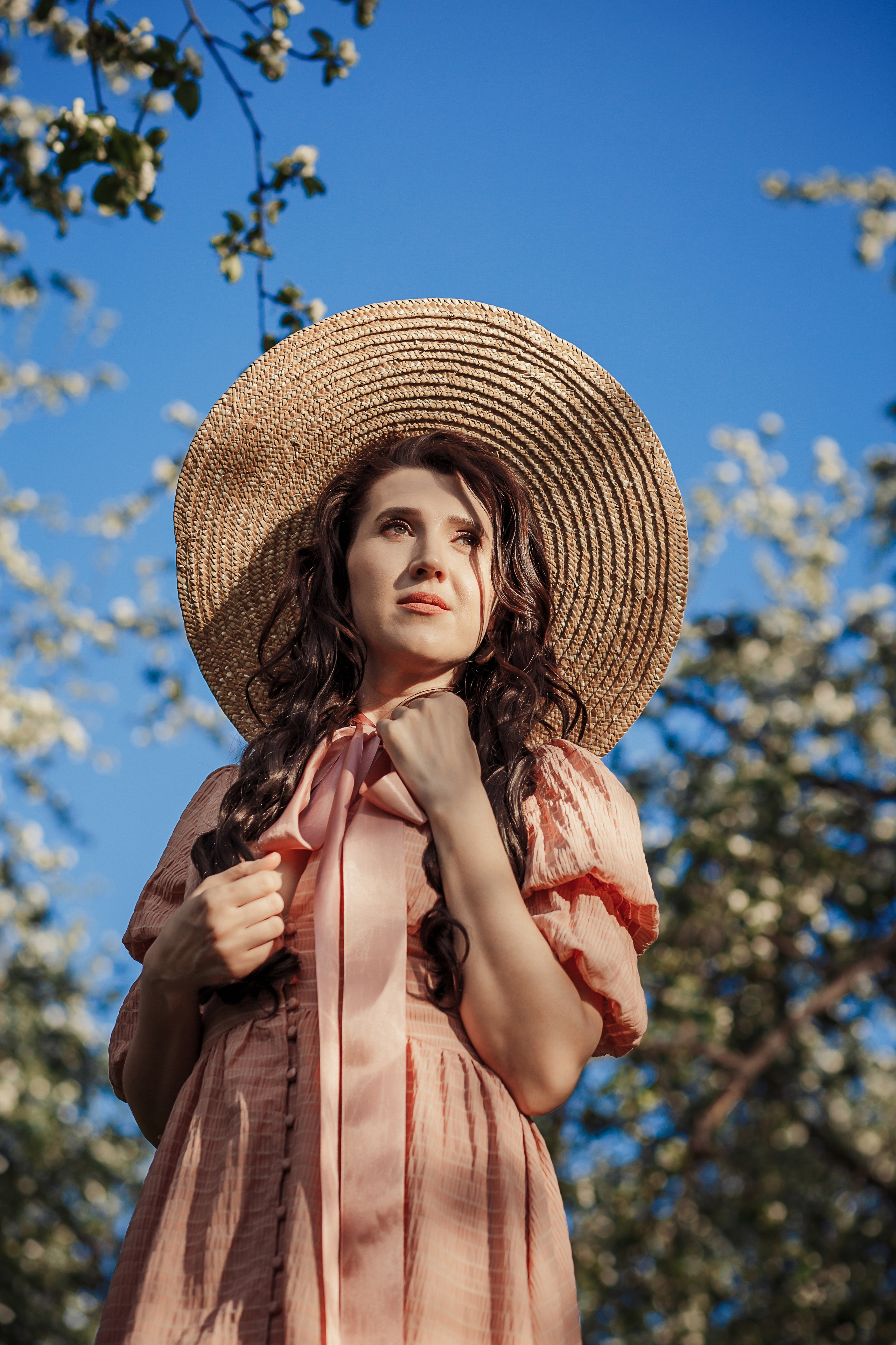 rina_sphoto, фотограф Катерина Сысуева, Рина Сысуева, женский фотограф Москва, профессиональный фотограф москва, девочка в шляпе и розовом платье, яблоневый сад, фотограф коломенское, парк коломенское