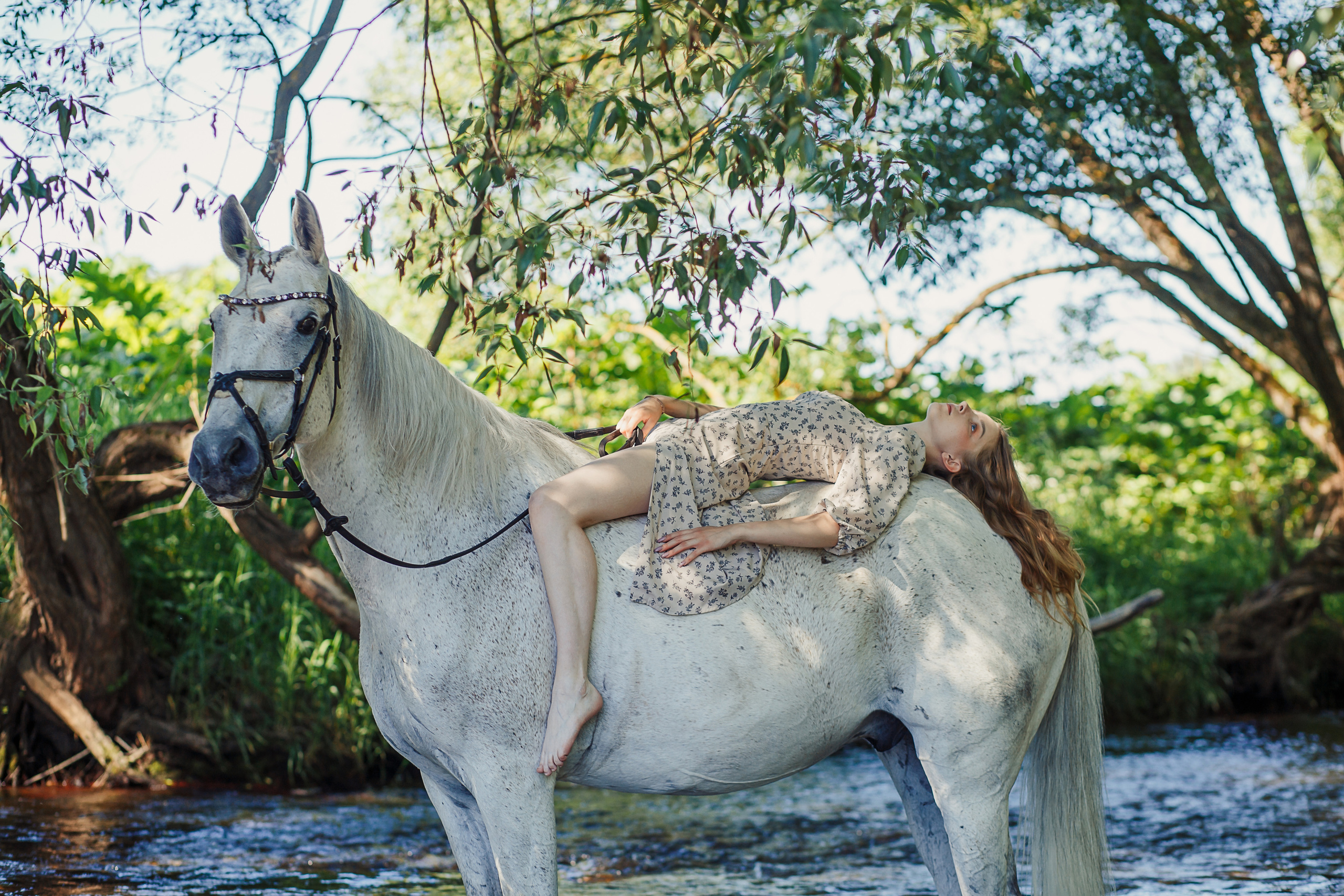 rina_sphoto, фотограф Катерина Сысуева, Рина Сысуева,  женский фотограф Москва,  профессиональный фотограф москва, женский портрет, девушка с конем, белый конь