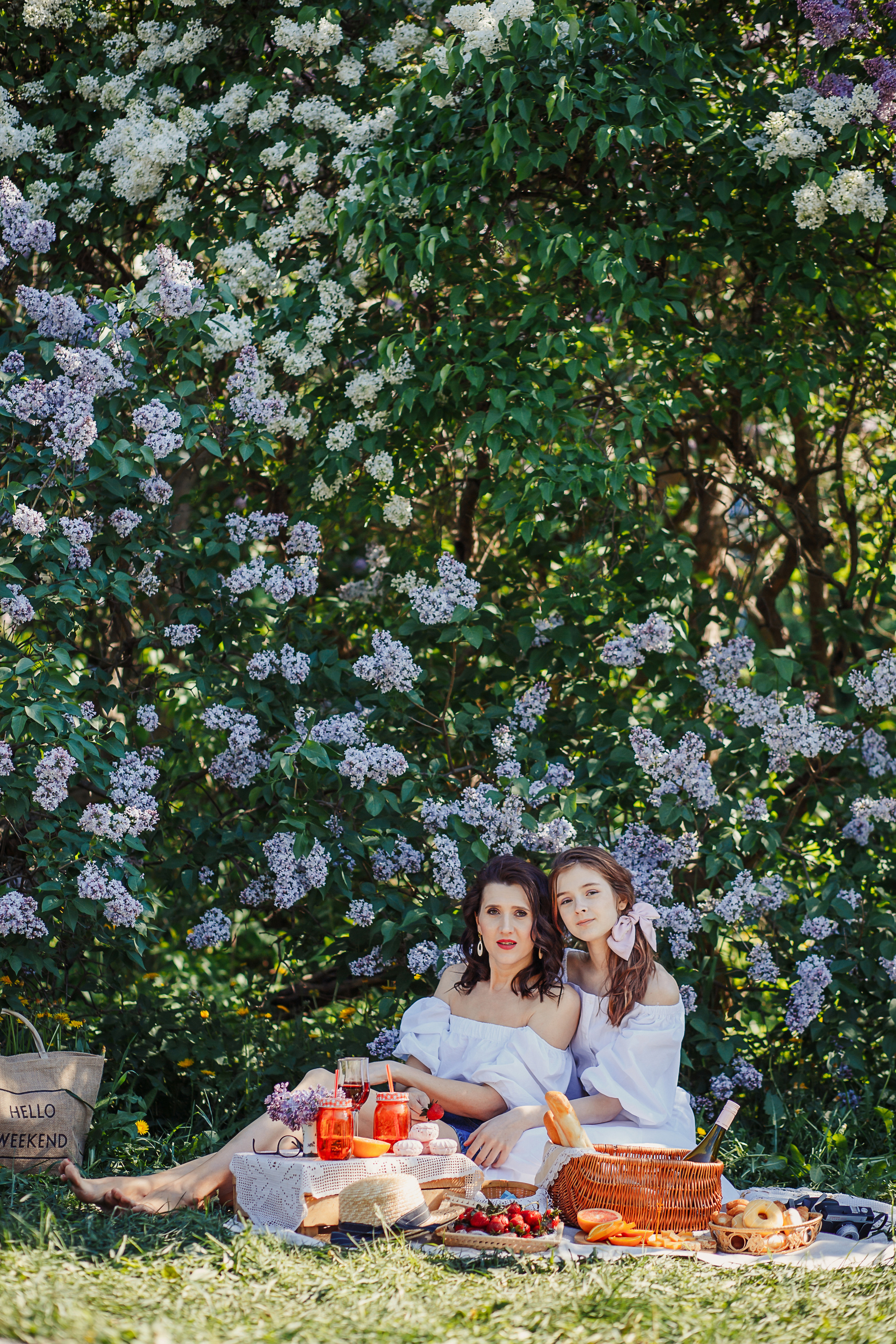 rina_sphoto, фотограф Катерина Сысуева, Рина Сысуева, женский фотограф Москва, профессиональный фотограф москва, фото в сирени, мама и дочь, пикник, сиреневый сад Москва