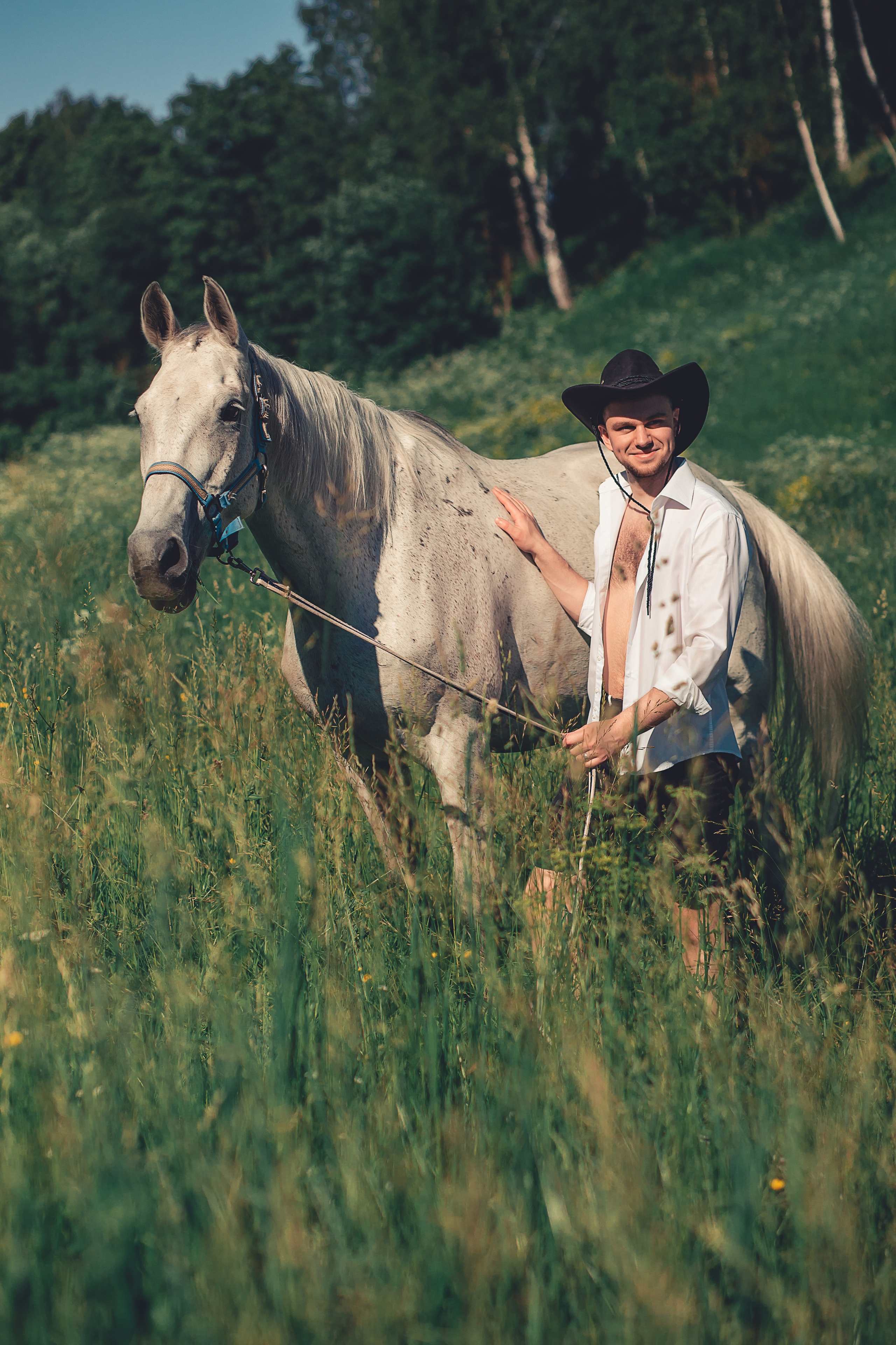 rina_sphoto, фотограф Катерина Сысуева, Рина Сысуева,  женский фотограф Москва,  профессиональный фотограф москва, love story, белый конь, мужчина с конем в ковбойской шляпе