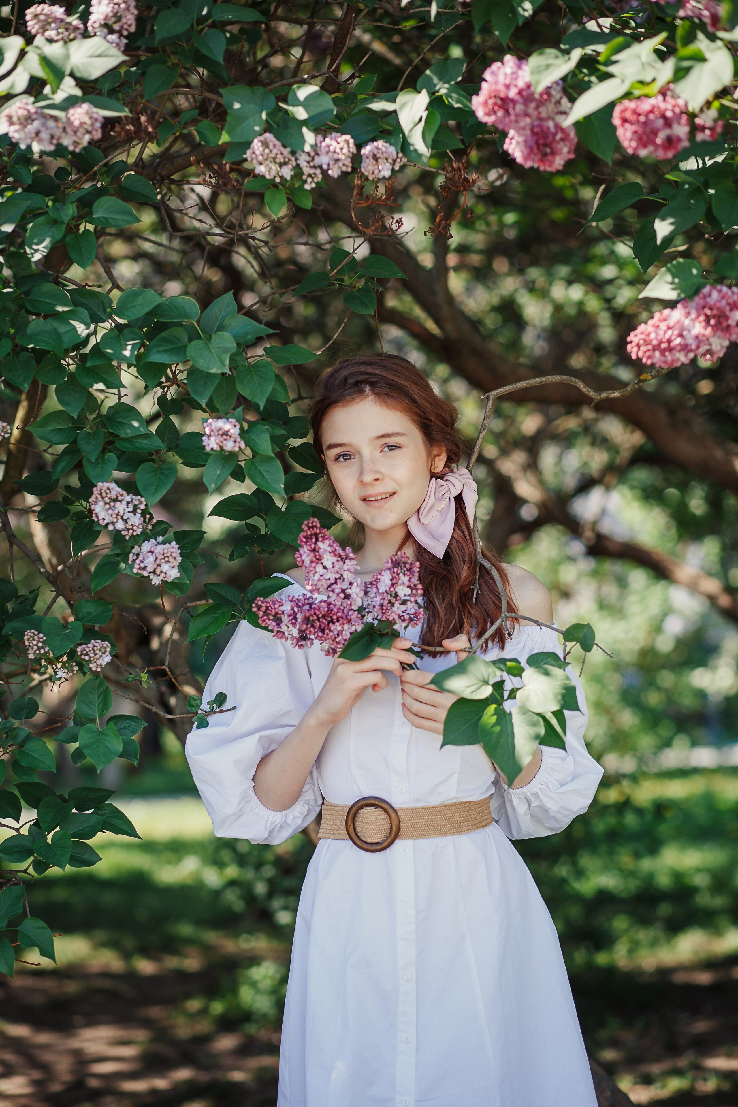 rina_sphoto, фотограф Катерина Сысуева, Рина Сысуева, женский фотограф Москва, профессиональный фотограф москва, фото в сирени, девушка в белом платье в сирени, сиреневый сад Москва