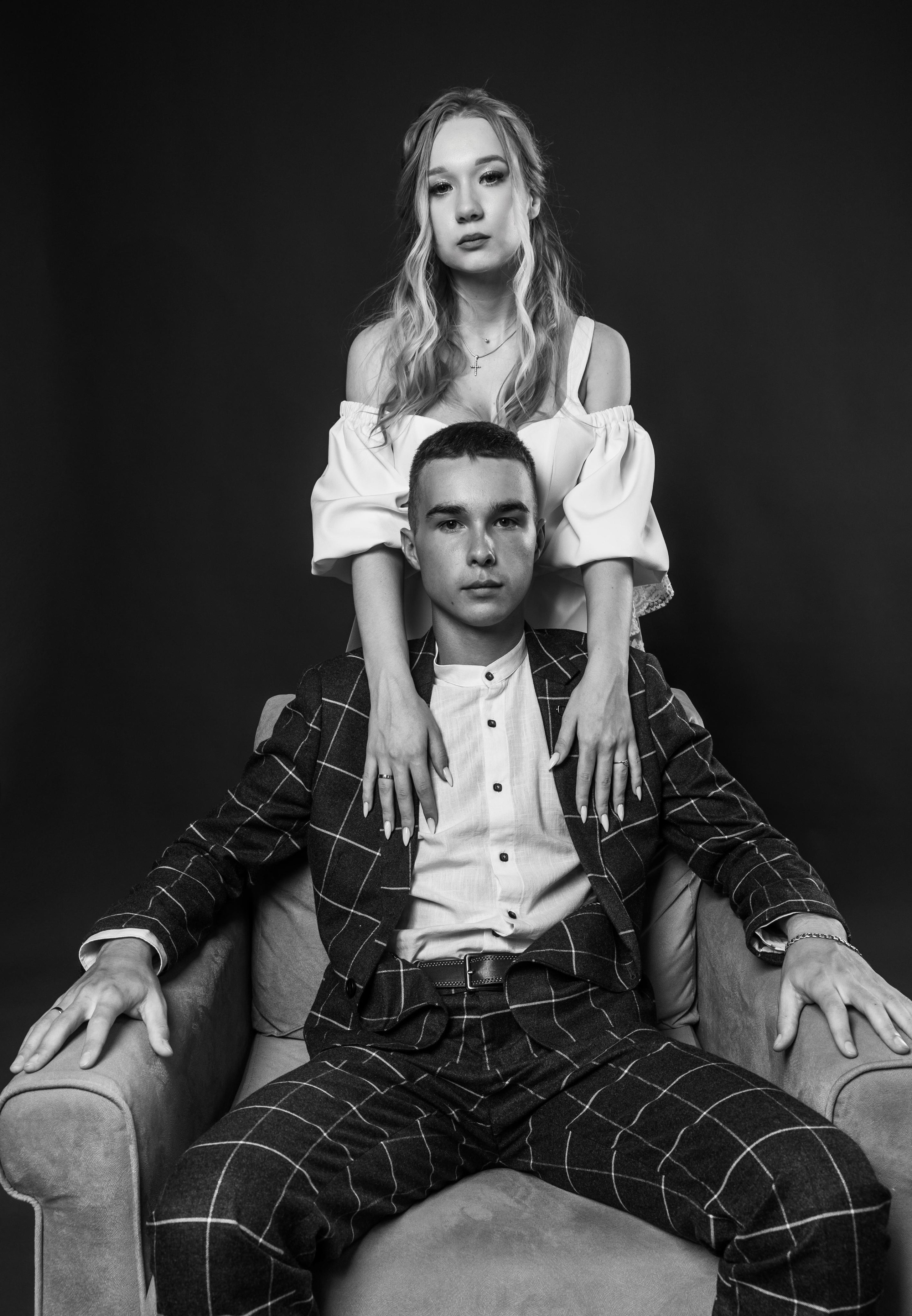 Юные, стильные молодожёны Даниил и Светлана. Фотограф Петров Александр Свадьбы, Съемка в студии, Выпускные альбомы г. Балашов