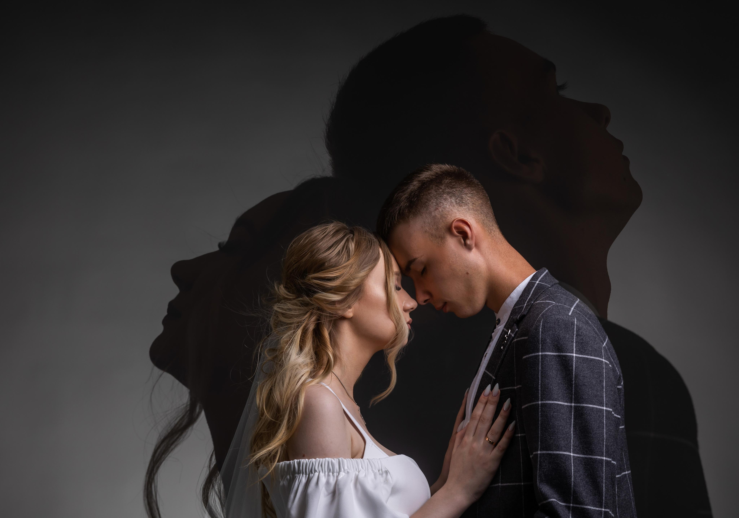 Юные, стильные молодожёны Даниил и Светлана. Фотограф Петров Александр Свадьбы, Съемка в студии, Выпускные альбомы г. Балашов