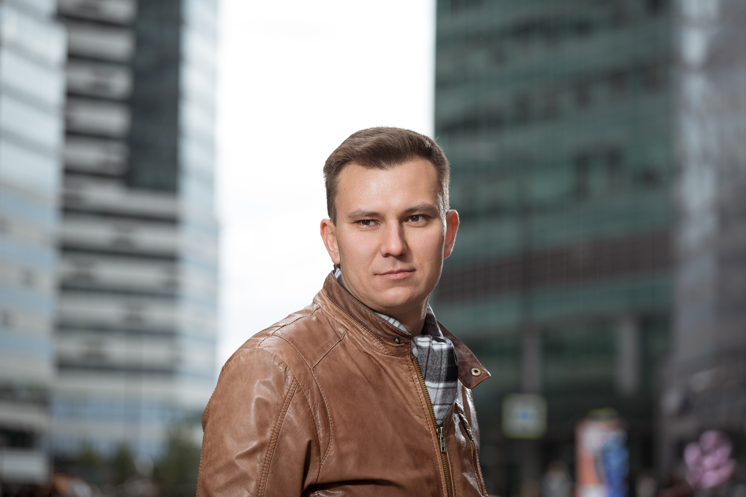 Наиль. Рекламный, предметный, репортажный, семейный фотограф и художник в Москве