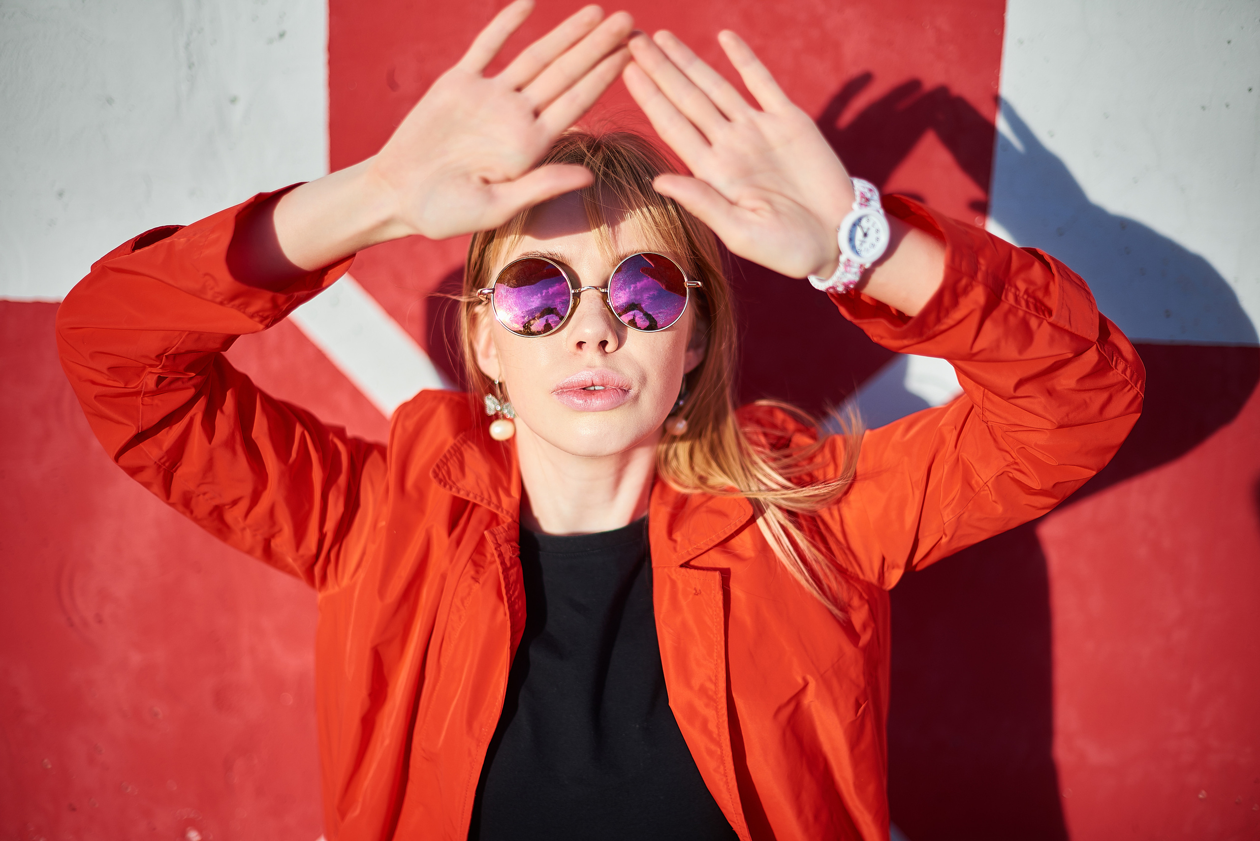 В красном на набережной. Фотосъемка мероприятий