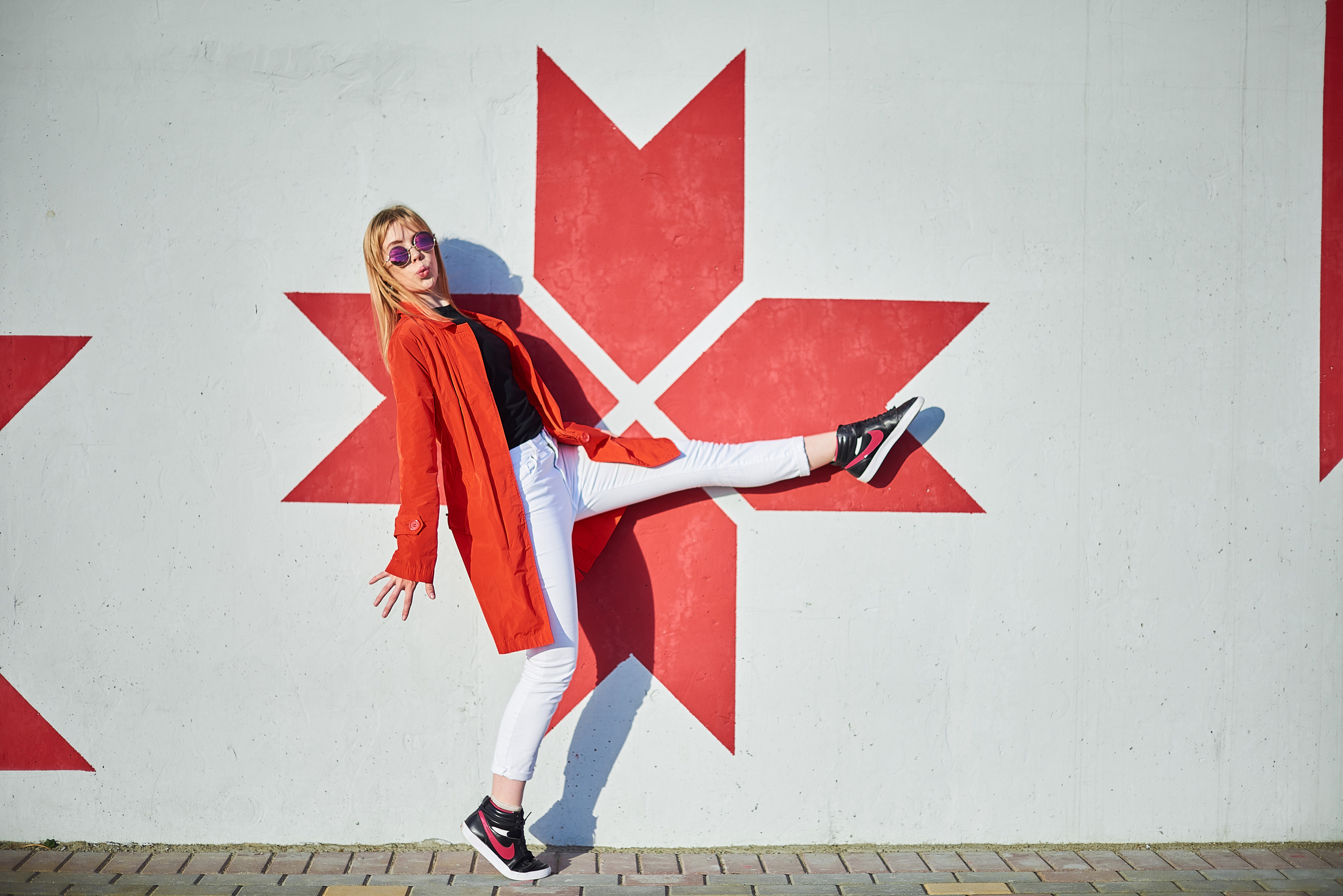 В красном на набережной. Фотосъемка мероприятий