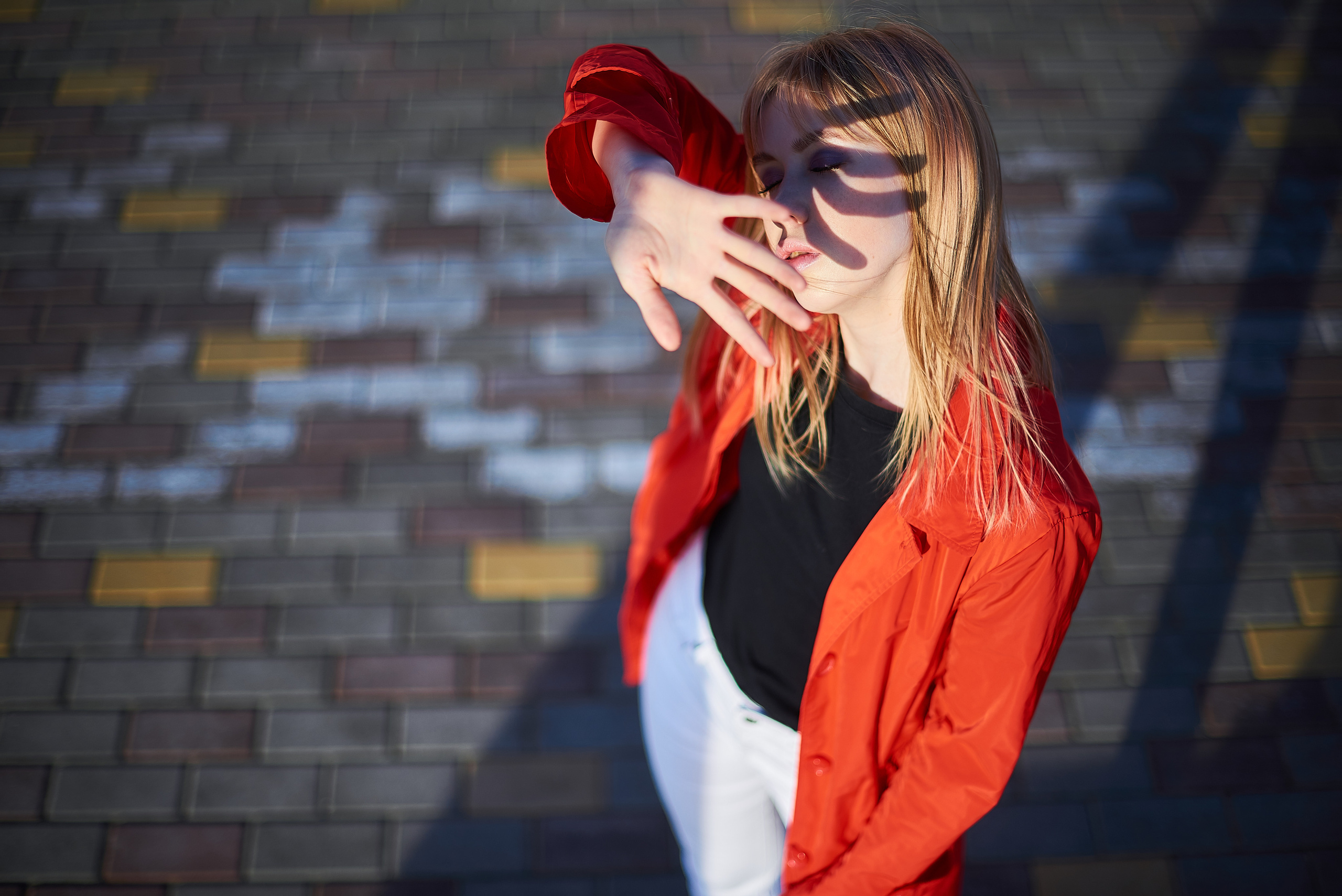 В красном на набережной. Фотосъемка мероприятий