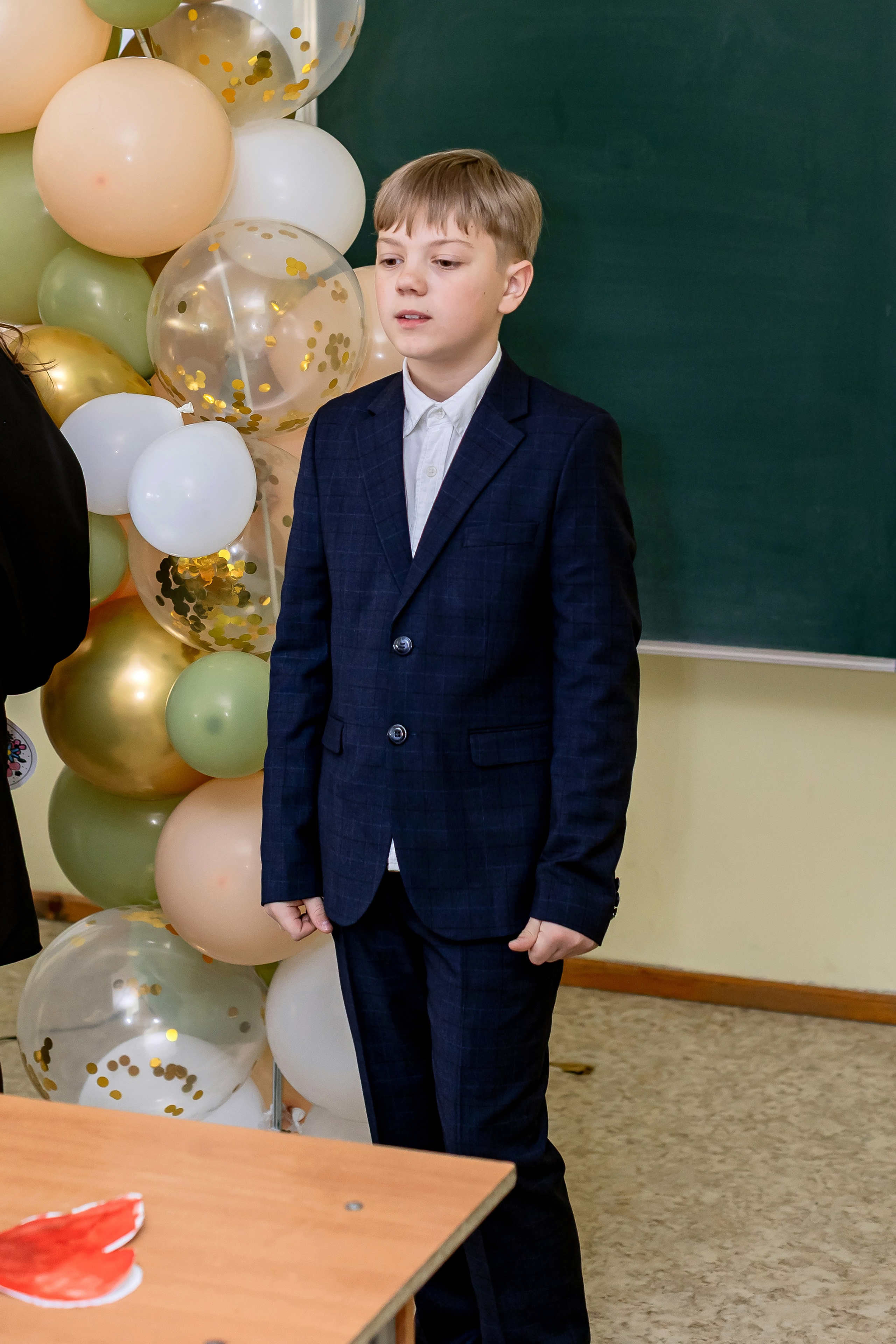 Выпускной в начальной школе в классе. Фотограф и видеограф Москва. Свадебный фотограф, видеограф. Выпускные альбомы. Оживающие альбомы