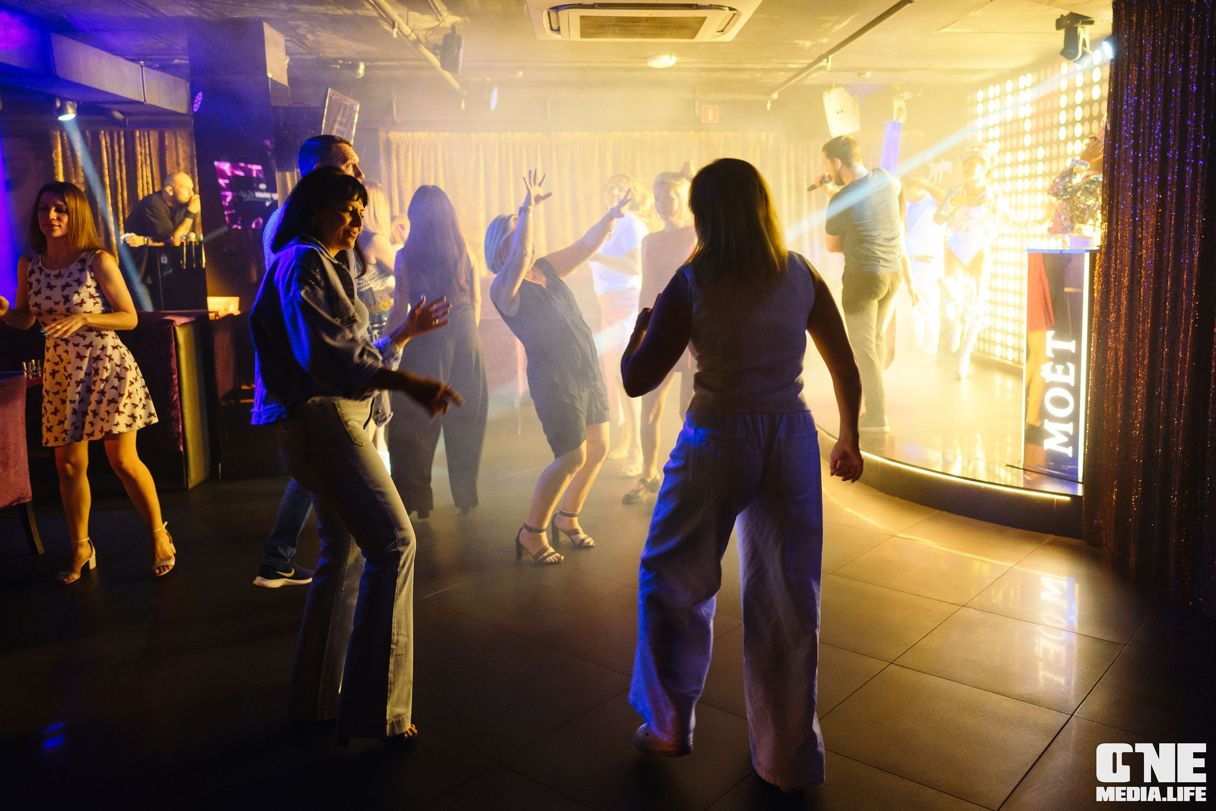 Фоторепортаж из караоке-клуба Эйфория. One Media Life: фоторепортажи, фотоотчеты с мероприятий и заведений
