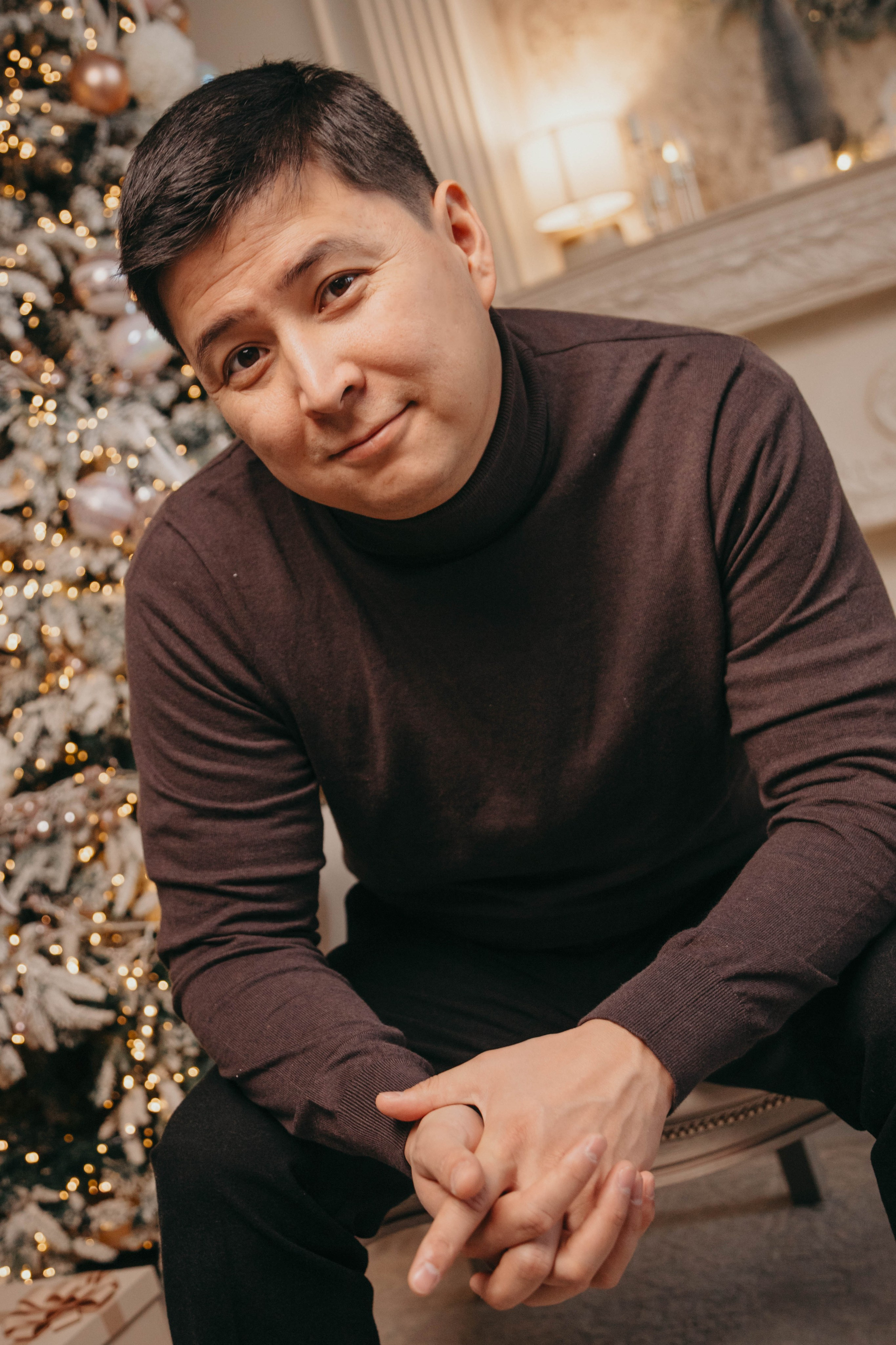 Семейная фотосессия в фотостудии 2Стула. Свадебный, семейный и портретный фотограф в Алматы, Костанай