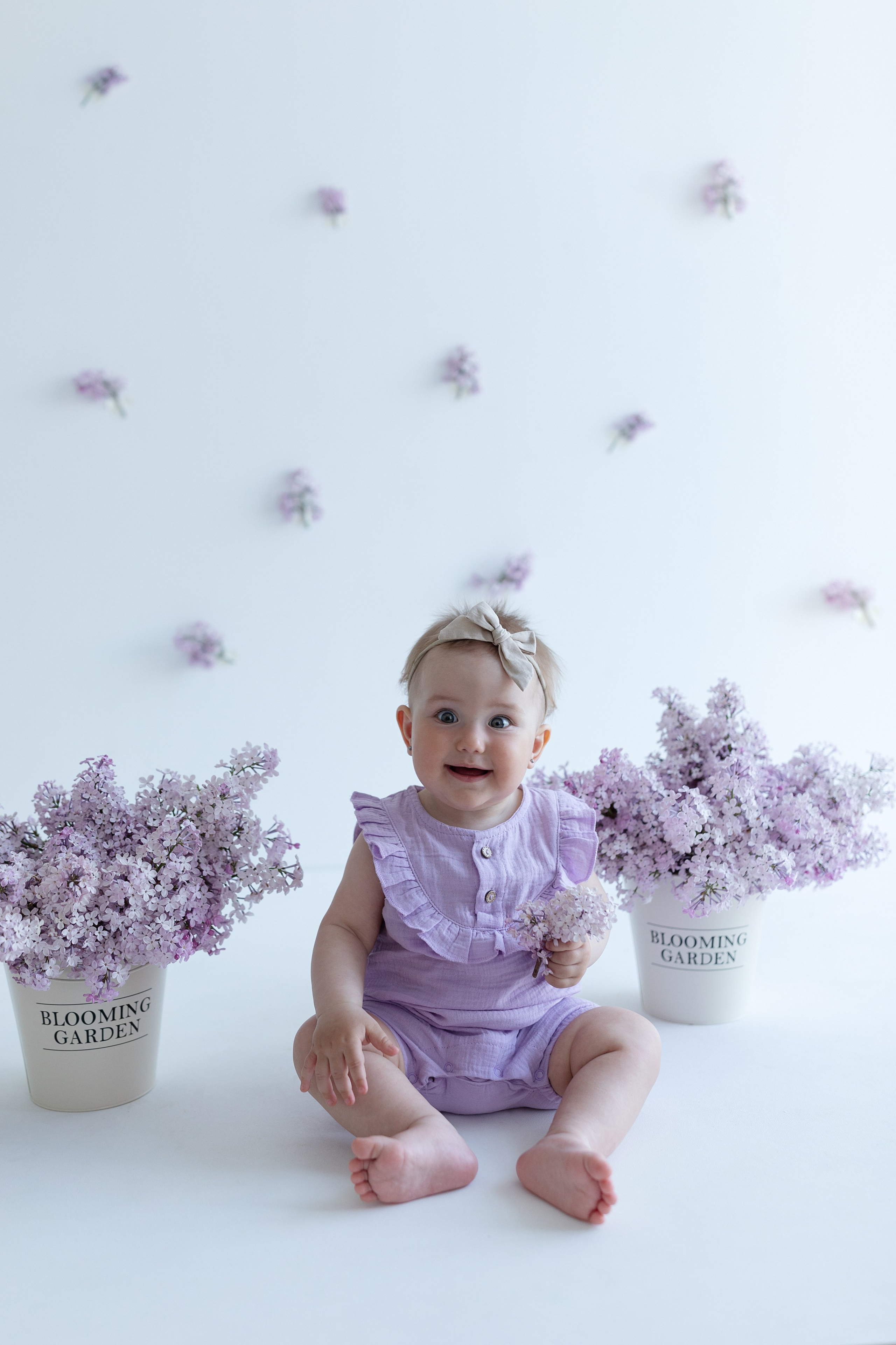 Малышки и сирень. Фотограф на годик Хабаровск Детский и семейный фотограф в Хабаровске Юлия Матвиенко