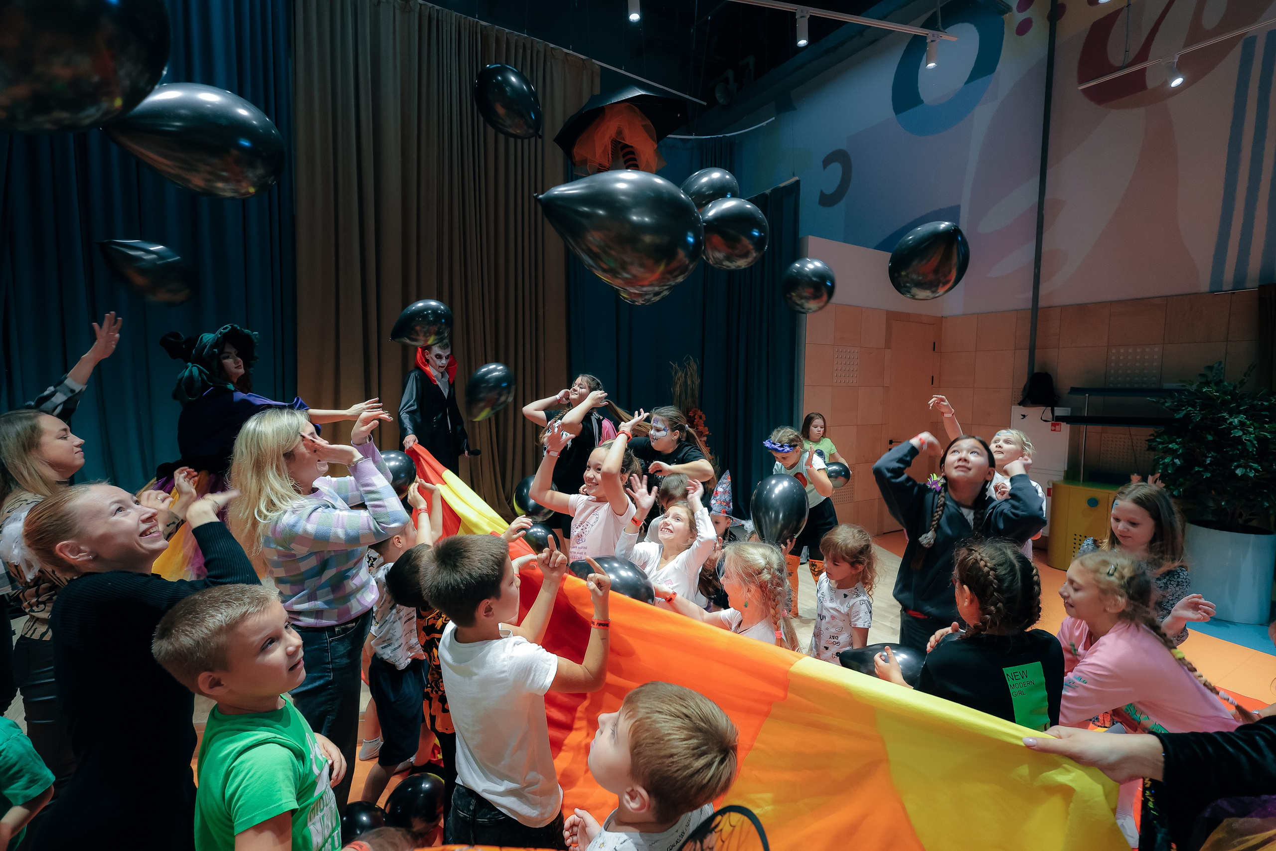 02.11 Halloween в Zhooki Park. Команда специалистов в мире фотографии и видео. Детский фотограф, семейный фотограф