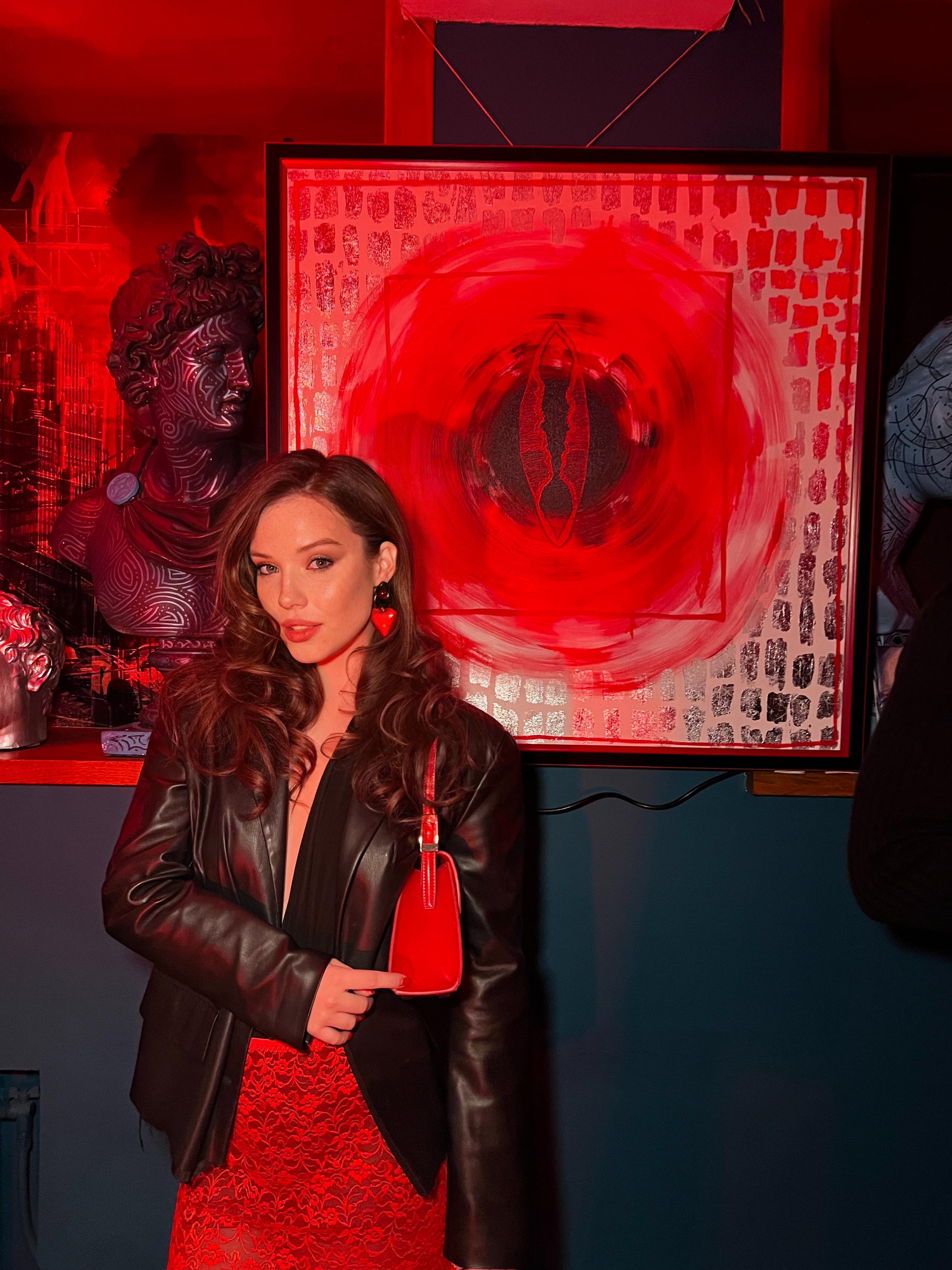 Выставка «Girl's extravaganza». Концептуальный художник Сушкова Софья Москва