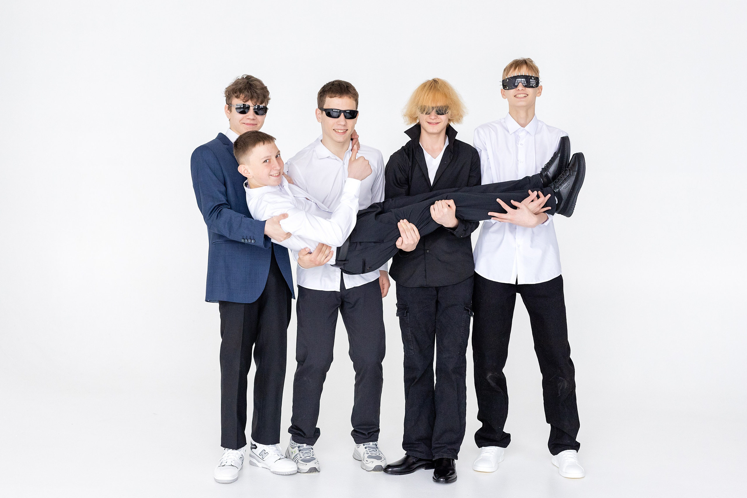 69 Школа, 9 класс. Стильный выпускной альбом Владивосток фотограф Вероника Мигачева