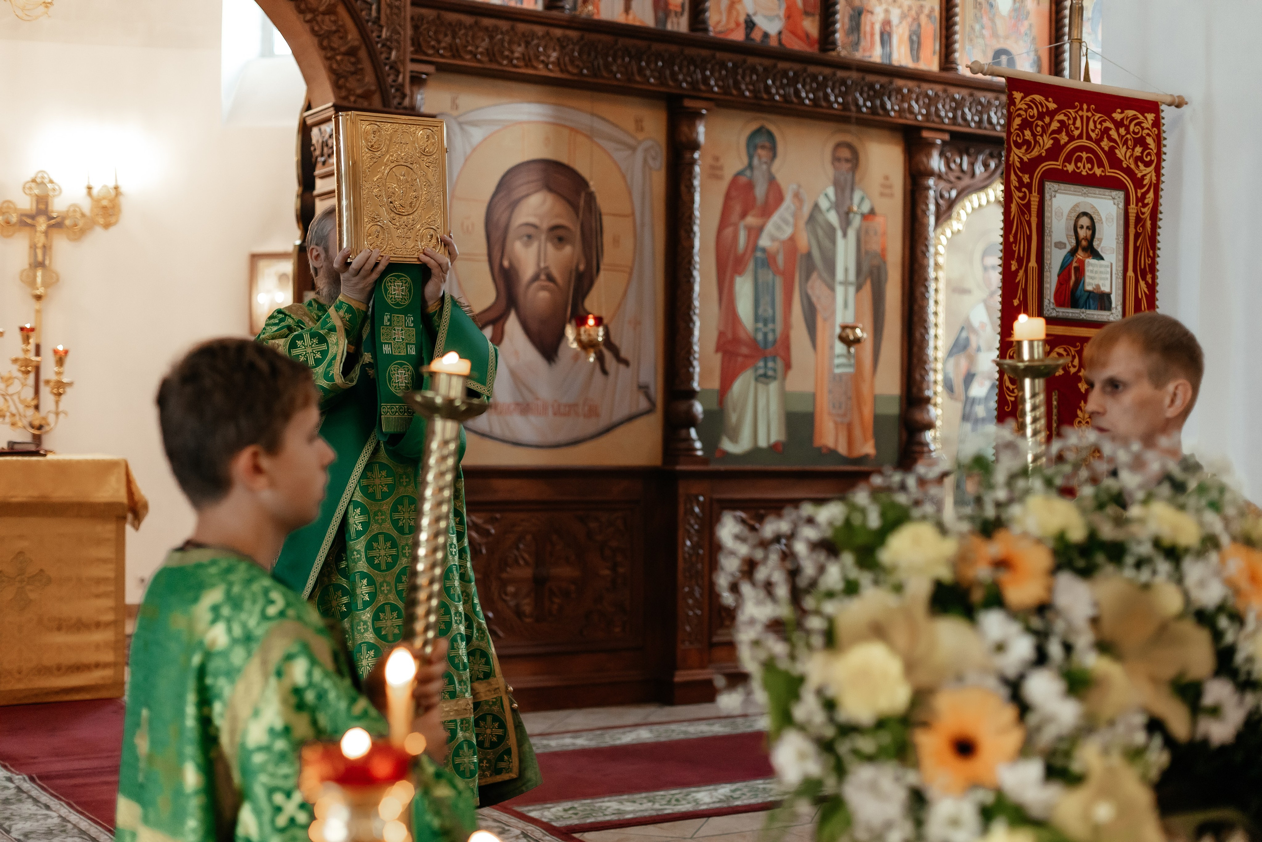 В Спасский храм принесен ковчег с мощами блгвв. кн. Петра и Февронии. Саратовское Северо-Западное благочиние