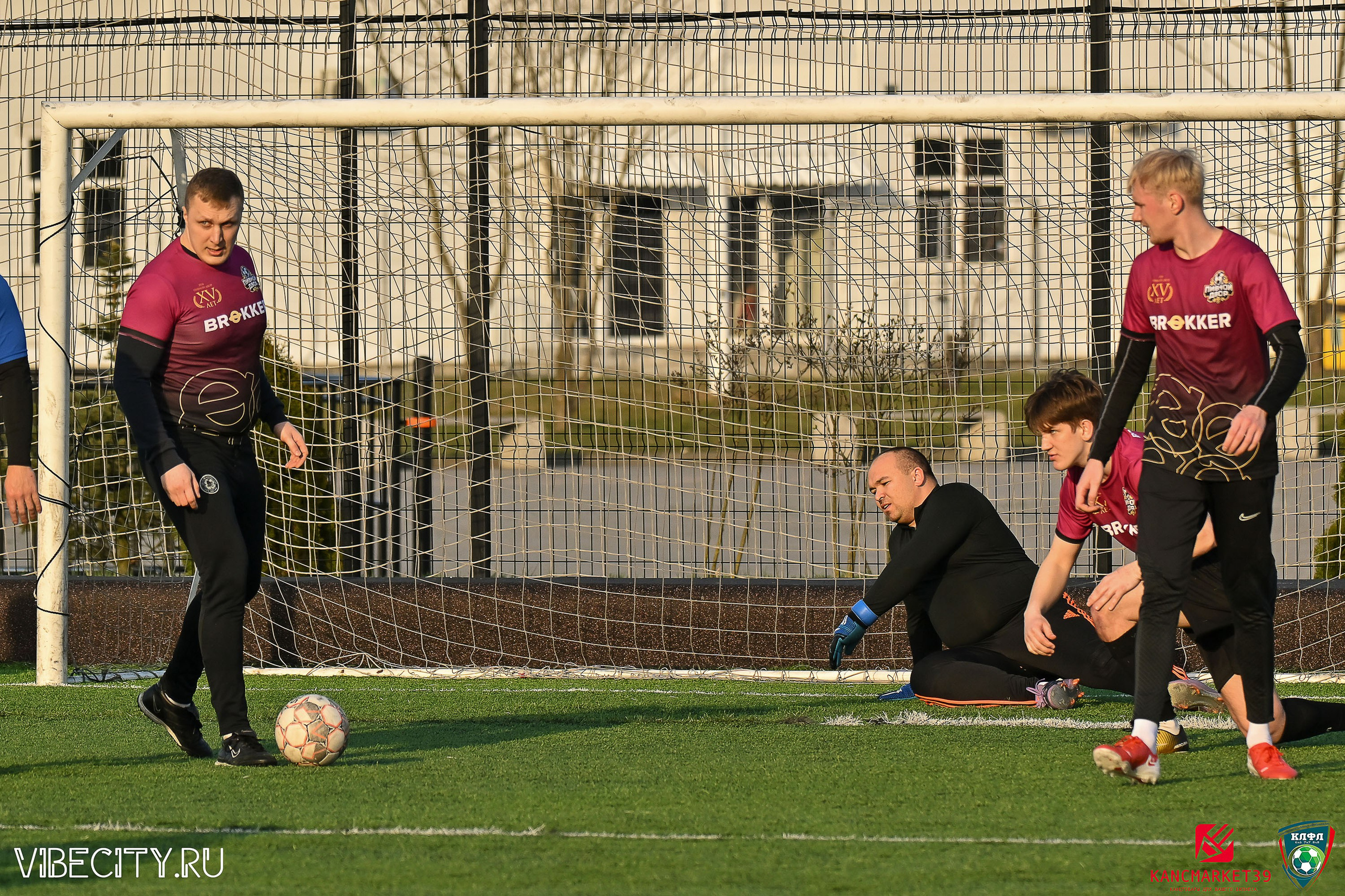 XX ЧЕМПИОНАТ КАЛИНИНГРАДСКОЙ ЛФЛ КАНЦМАРКЕТ39 сезона 2024–2025 гг. VIBECITY.RU Вайб Сити Ру Фоторепортажи Фотоотчеты Калининград