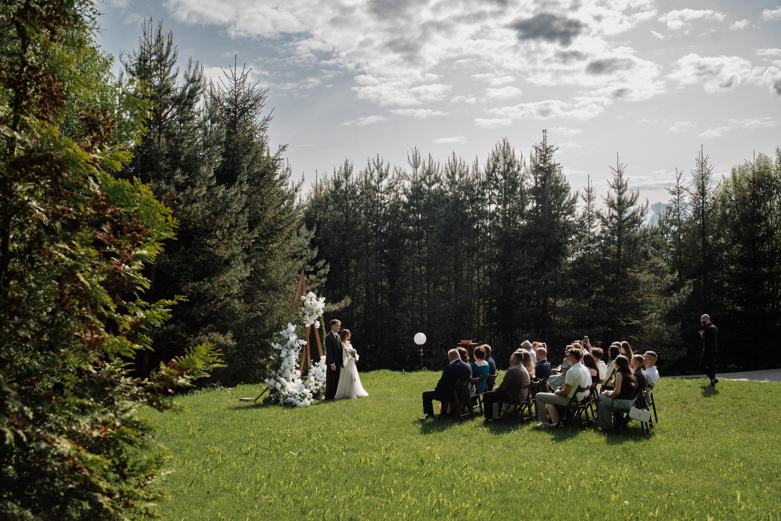 Свадебная фотосессия пары в Агроусадьбе Дачка бай